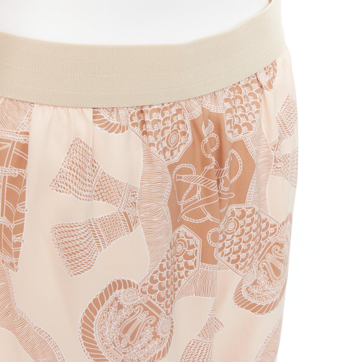 HERMES Les Tambours Finesse 100% silk printed box pleat skirt FR38 M
Reference: KYCG/A00129
Brand: Hermes
Model: Les Tambours Finesse
Collection: 2024
Material: Silk
Color: Nude, Beige
Pattern: Photographic Print
Closure: Elasticated
Extra Details: