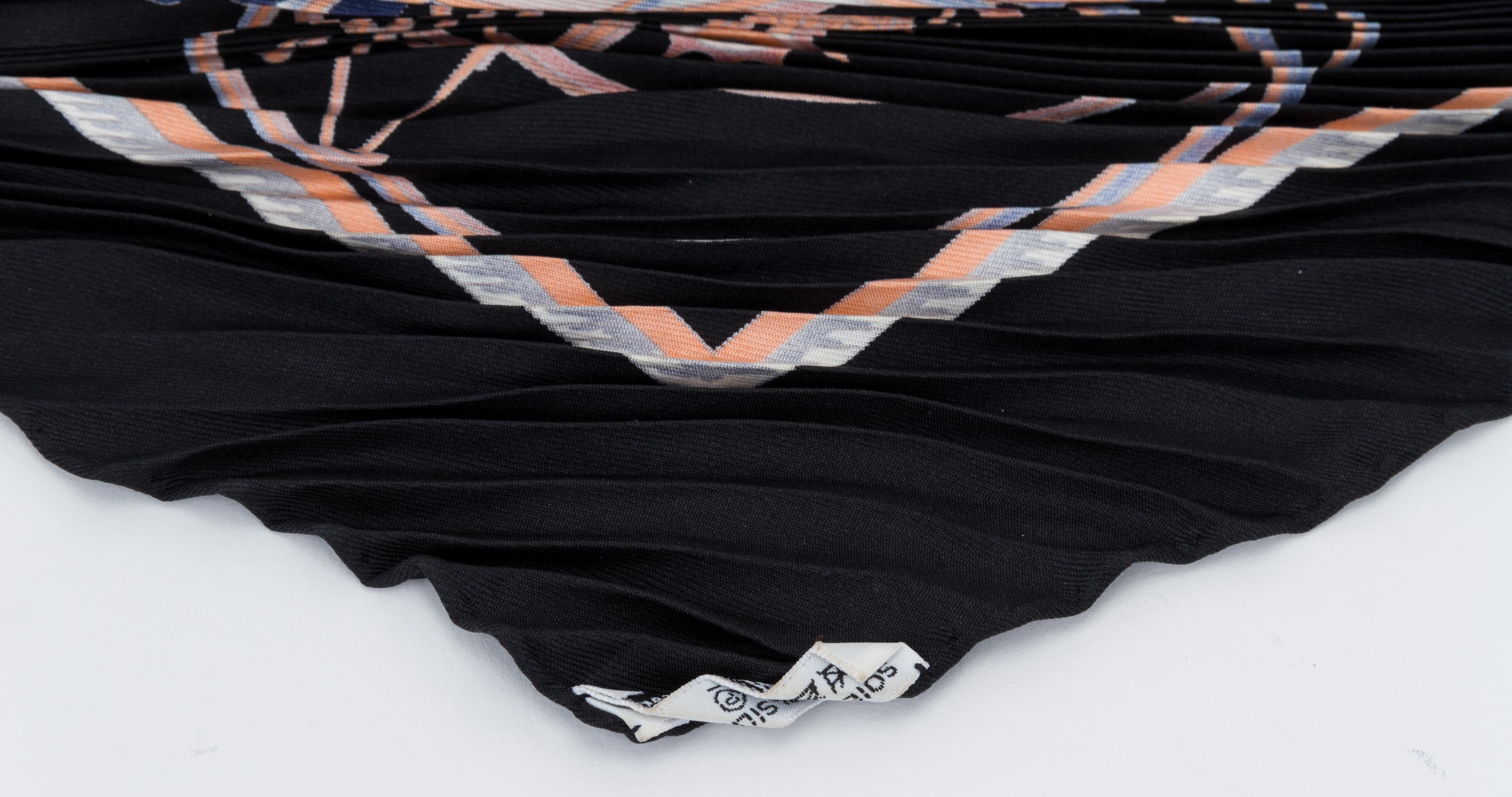 Hermès Les Voitures à Transformation Plissé Black Silk Scarf In Excellent Condition For Sale In West Hollywood, CA