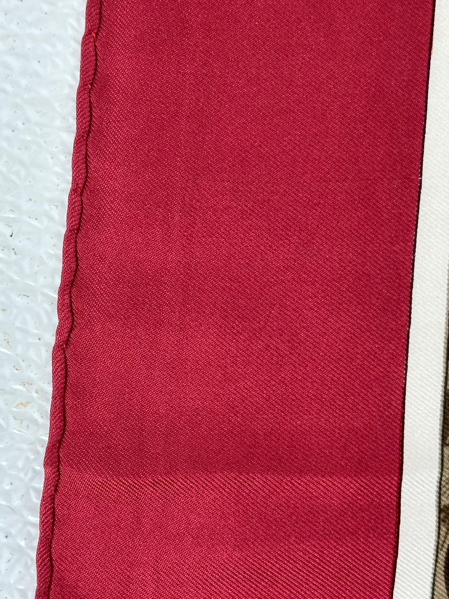 Sciarpa Hermes L'Hiver in twill di seta Design Philipp Ledoux C. 1968 90 cm. in vendita 8