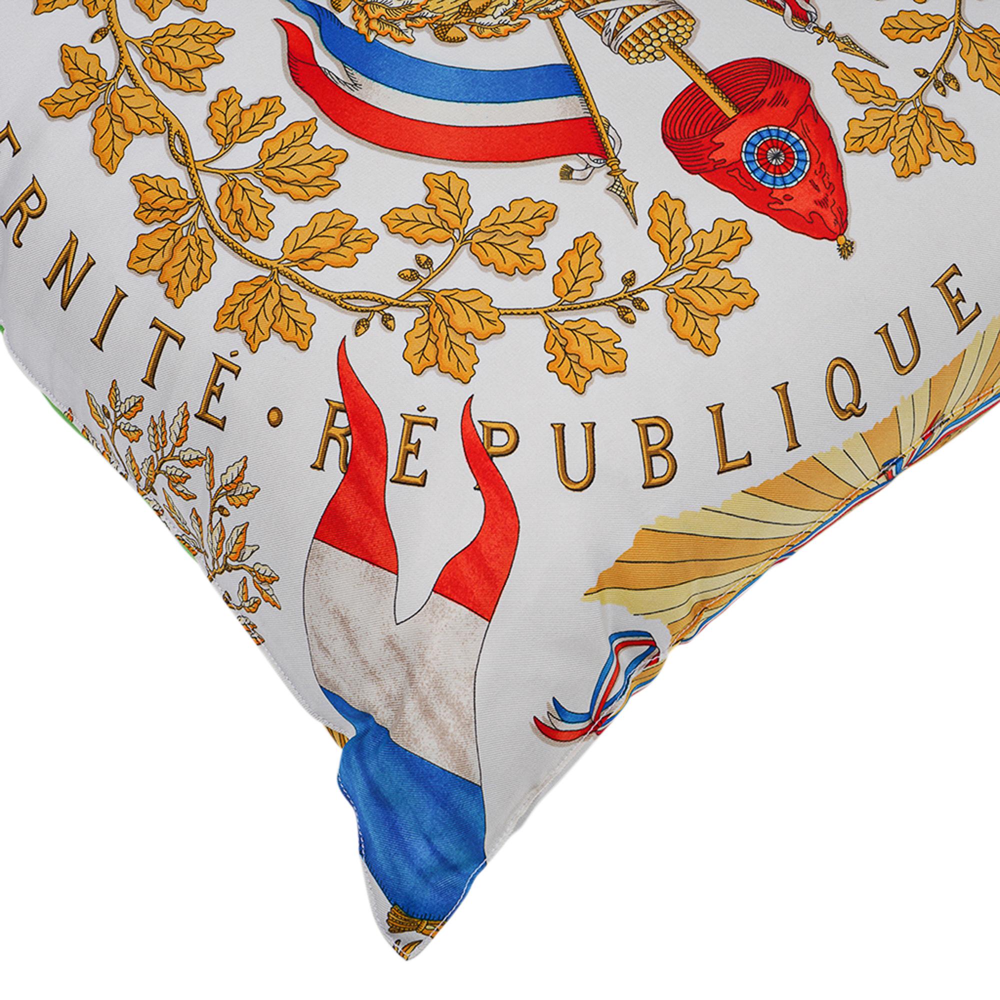 Hermes Liberte Egalite Fraternite 1789 Republique Francaise Vintage Silk Pillow In Good Condition For Sale In Miami, FL