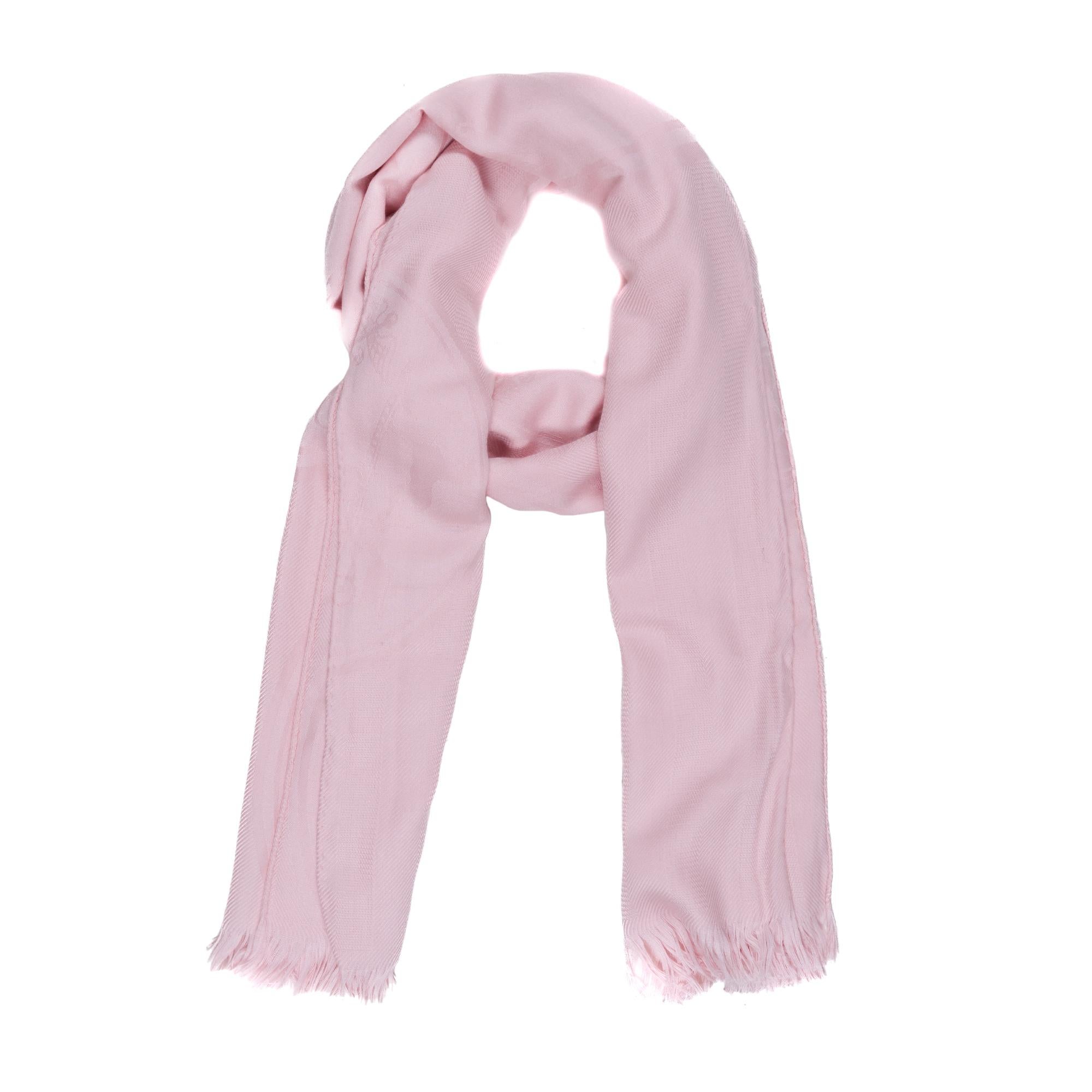 The​ ​New​ ​Libris​ ​stole​ ​is​ ​distinguished​ ​by​ ​its​ ​