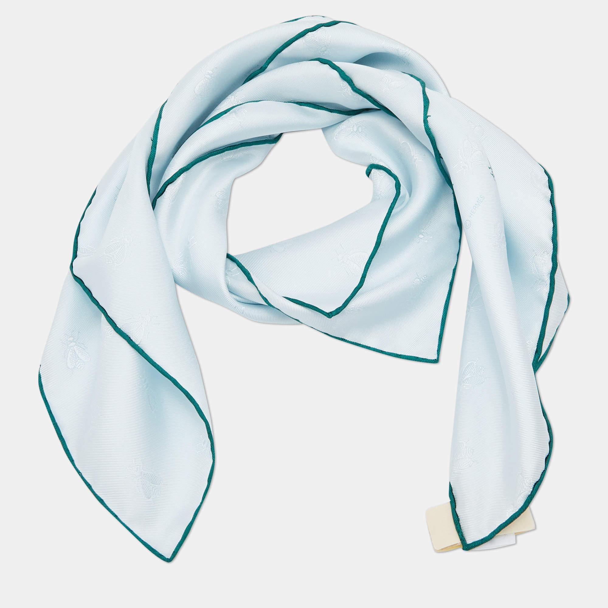 An essential Hermes accessory, the label's scarves are as iconic as any other creation from the brand and are collector's favorites. This rendition is carefully cut from luxurious silk and designed with an intricate print. There are endless ways to