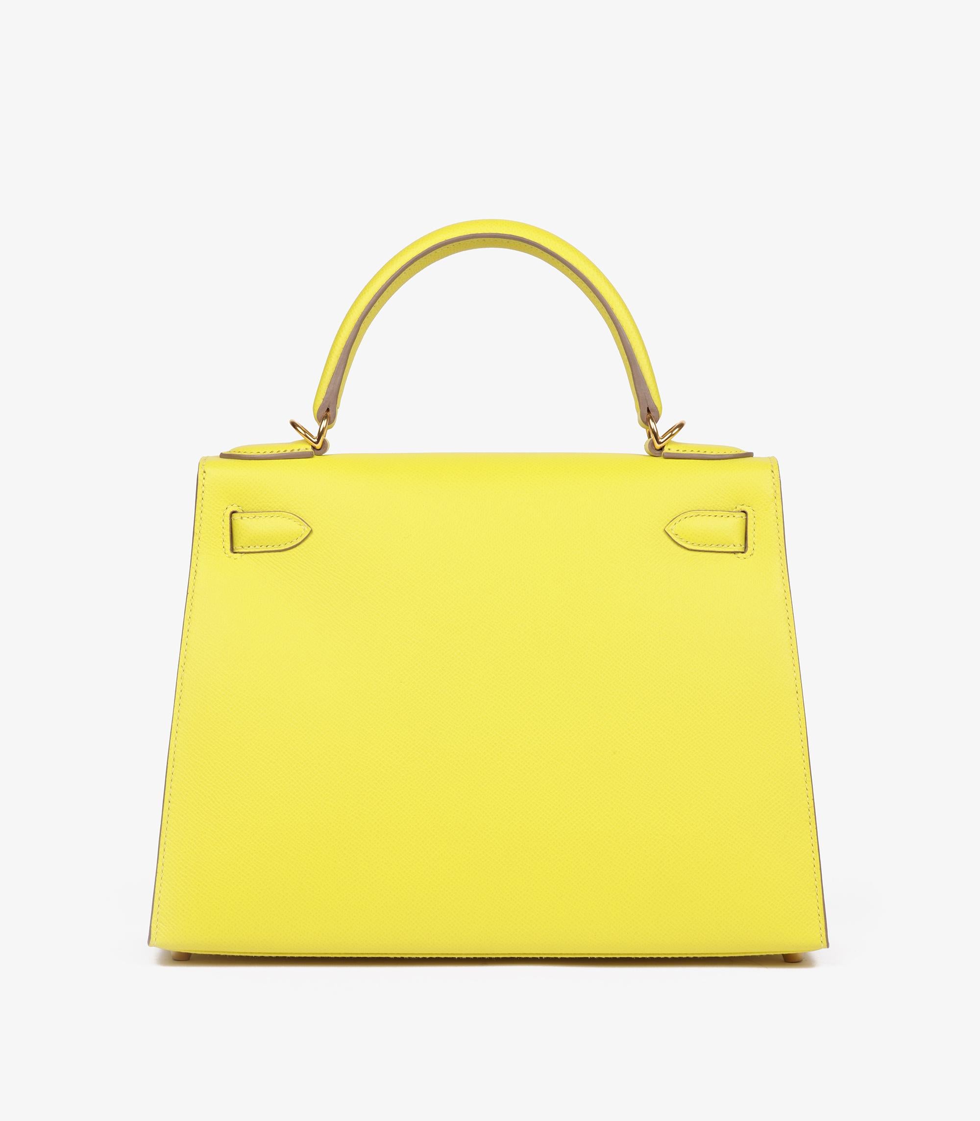 Hermès Lime Epsom Leather Kelly 28cm Sellier In New Condition In Bishop's Stortford, Hertfordshire