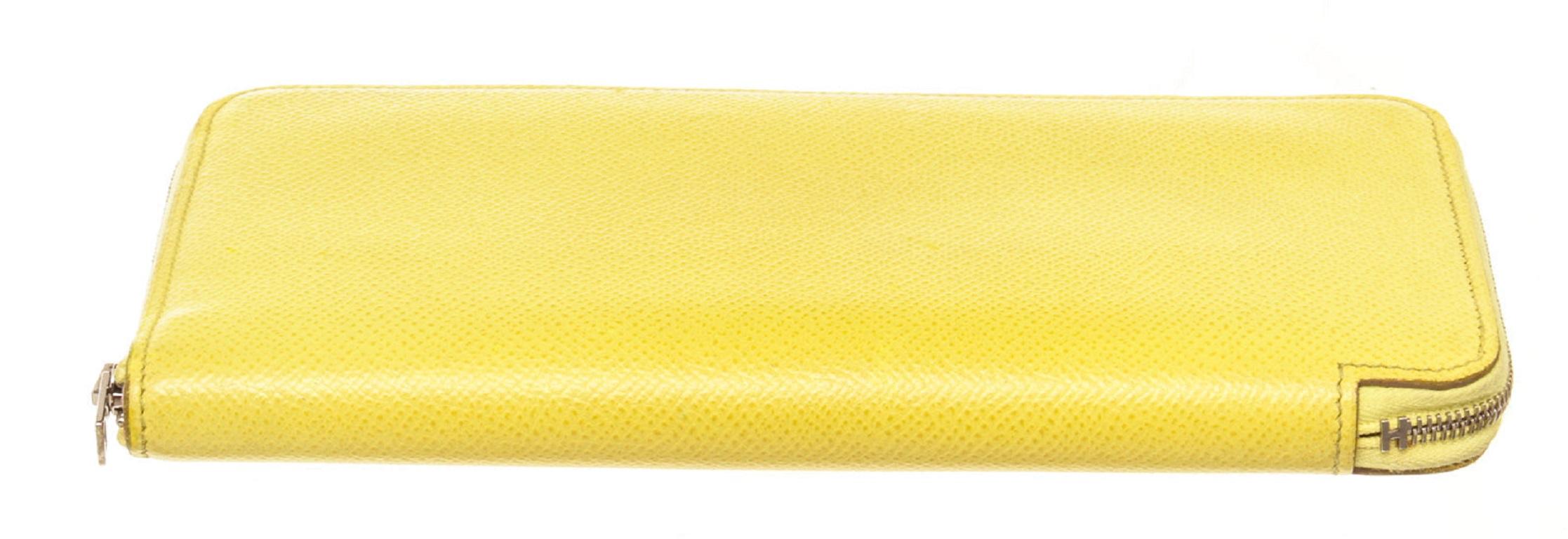 Hermes Lime Epsom Leather Silk'In Wallet with palladium-plated hardware In Good Condition In Irvine, CA