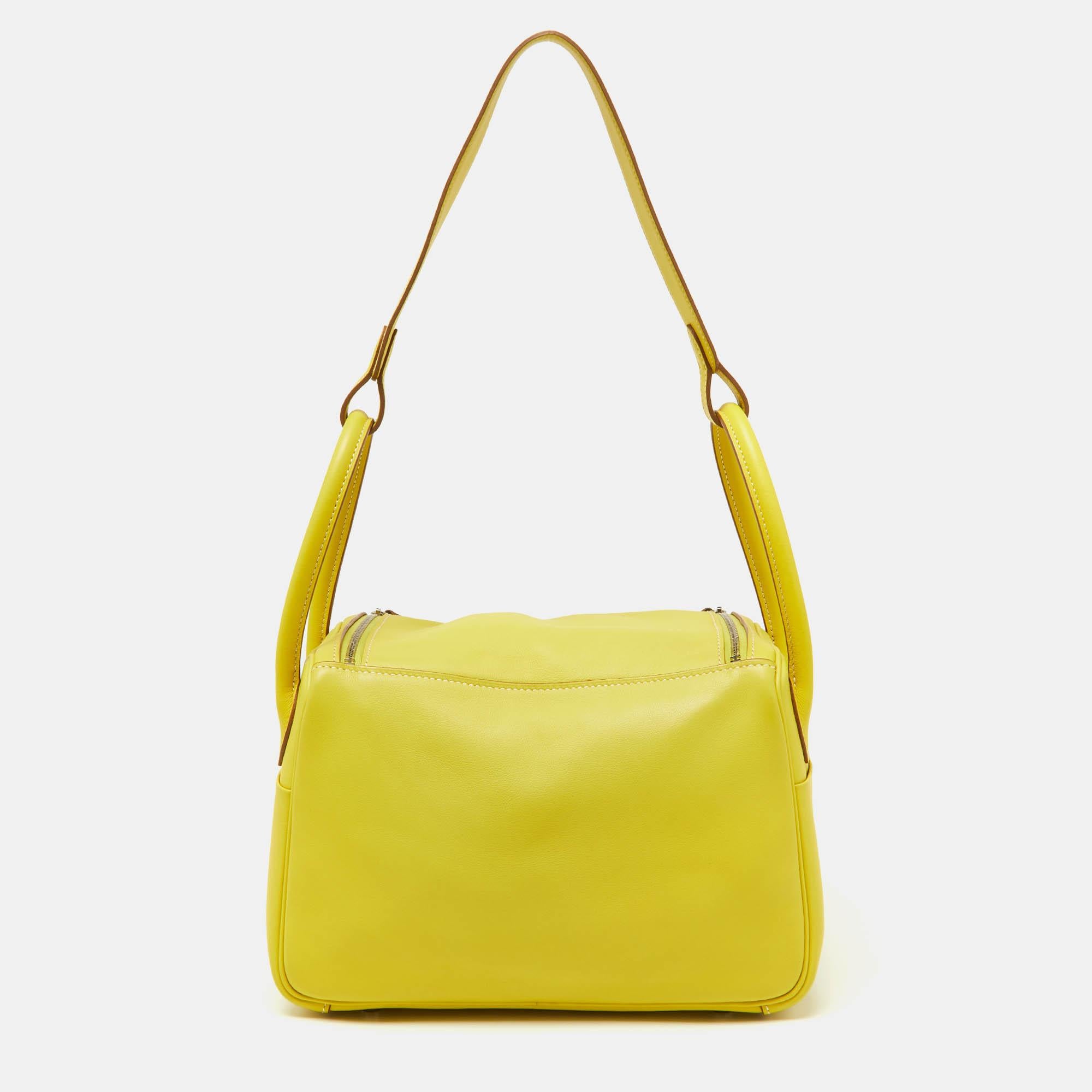 Hermès Lime Swift Leather Palladium Finish Lindy 26 Bag In Good Condition In Dubai, Al Qouz 2