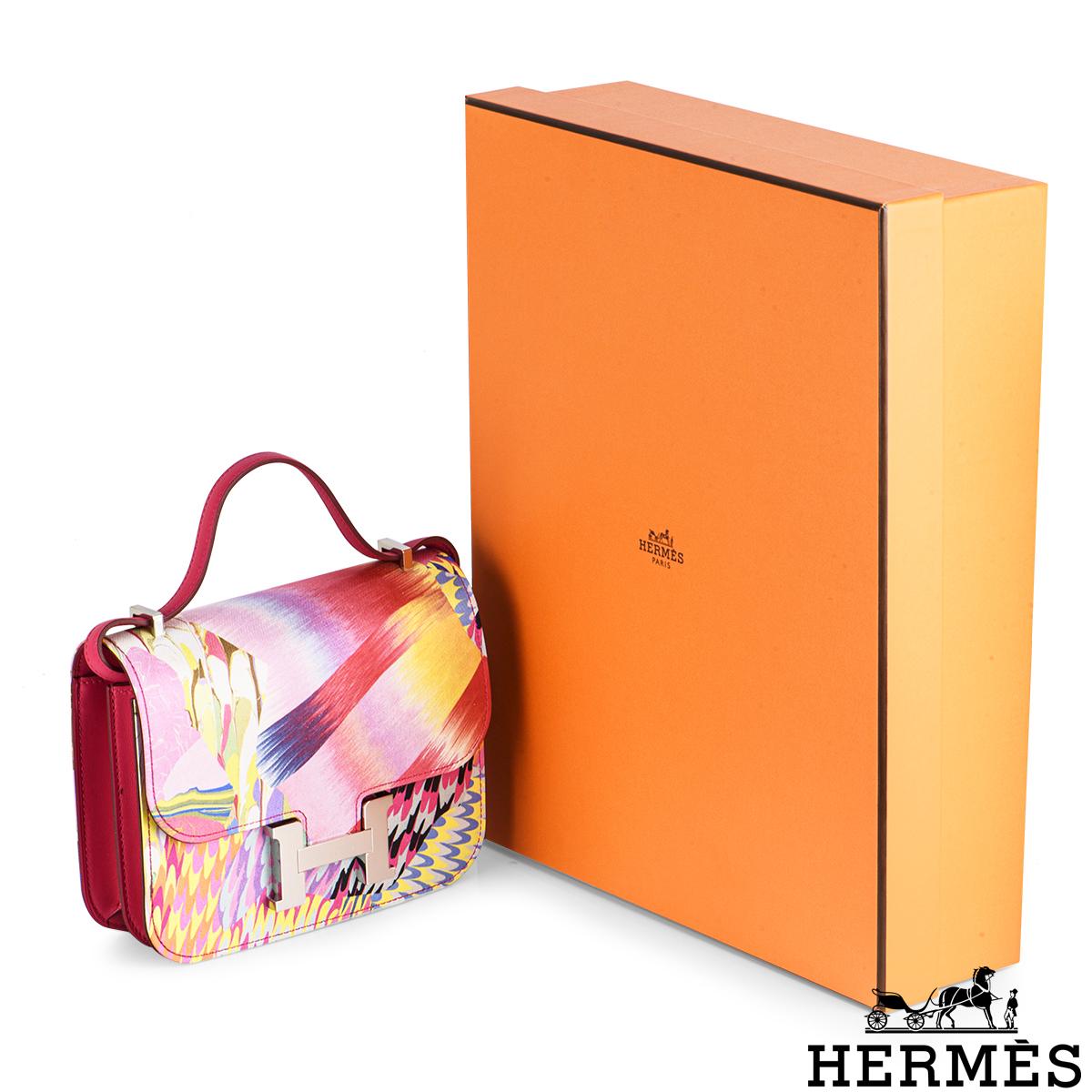 Hermès Limitierte Auflage Constance 18cm Marmor Seide PHW im Angebot 3