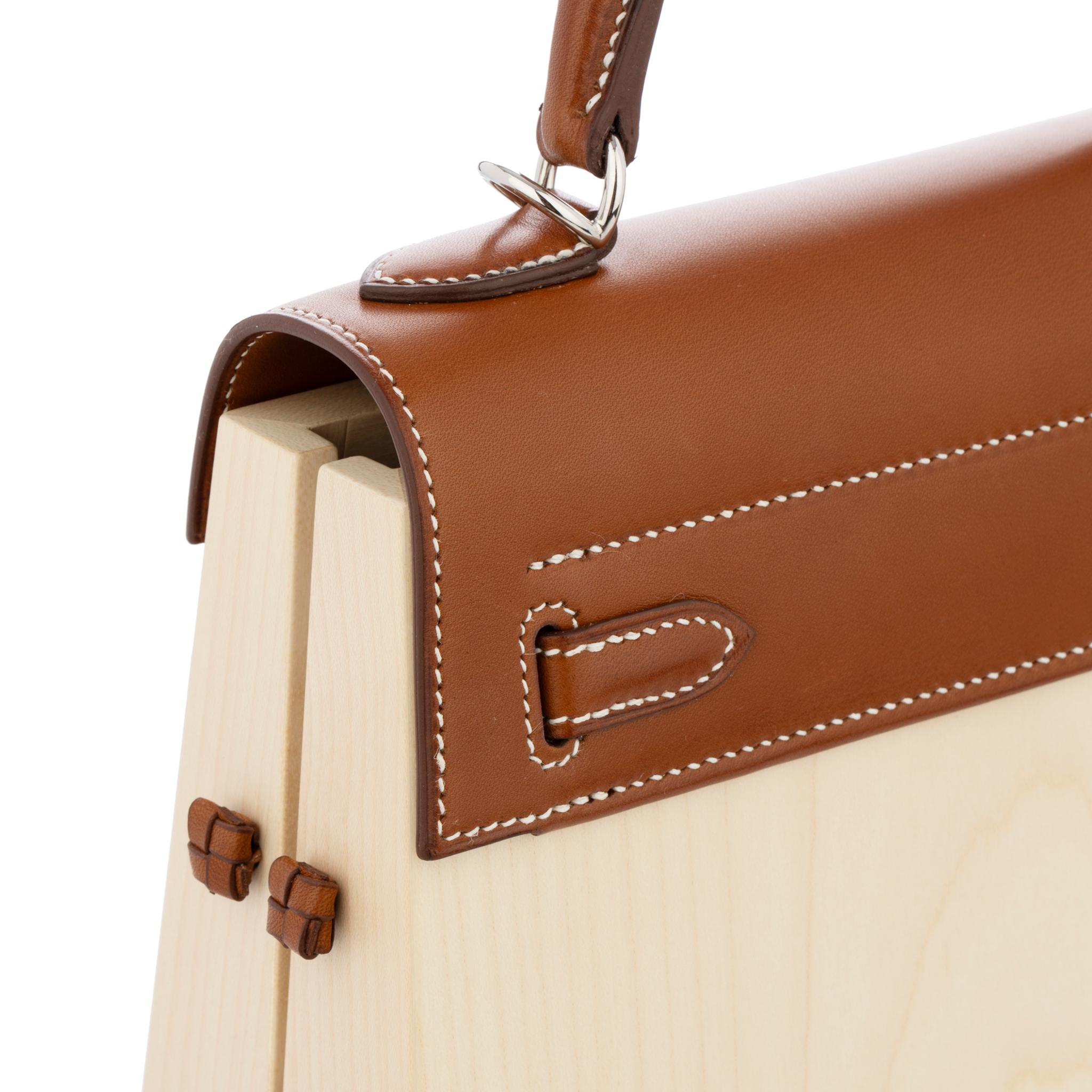 Hermès Limited Edition Kelly 22cm Wood Perspective Cavalière For Sale 3