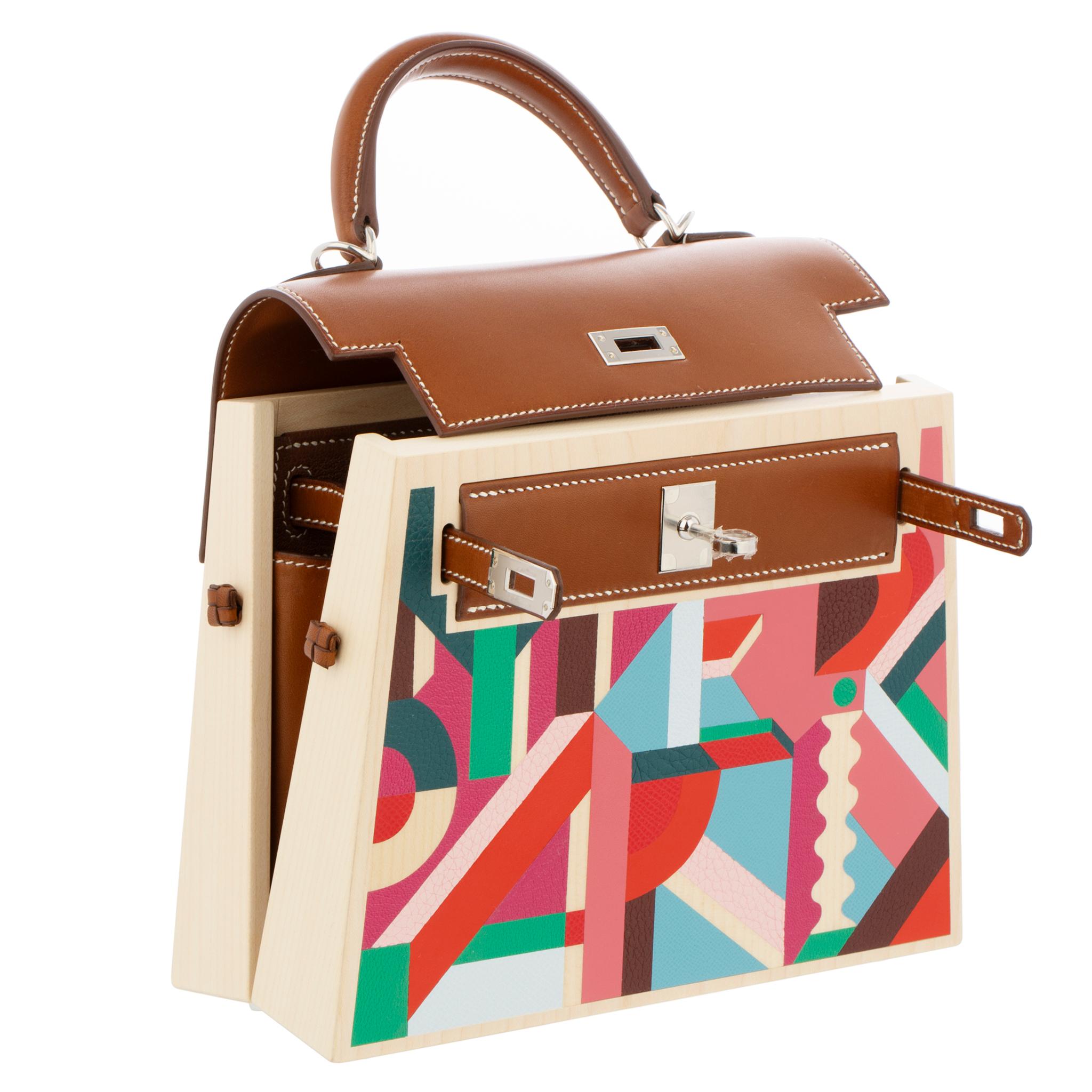 Pink Hermès Limited Edition Kelly 22cm Wood Perspective Cavalière For Sale
