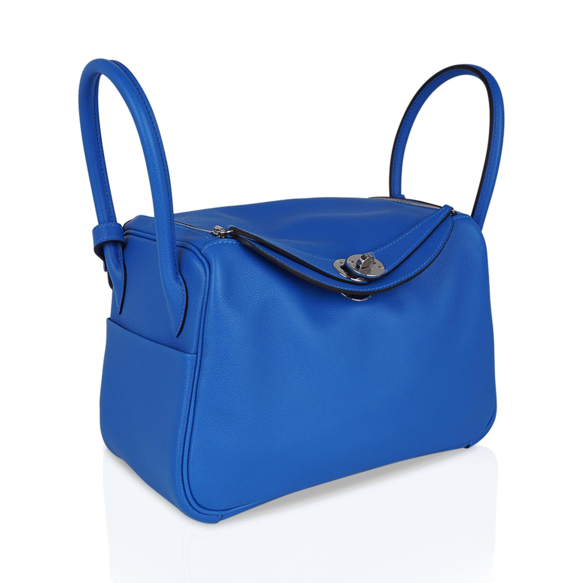Hermes Lindy 26 Bag Beautiful Blue Hydra Evercolor Leather Palladium In New Condition In Miami, FL
