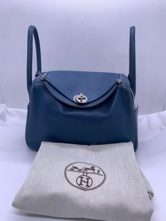 Hermes Lindy 26 Blue Swift Leather Silver HW PHW D Stamp Crossbody Bag