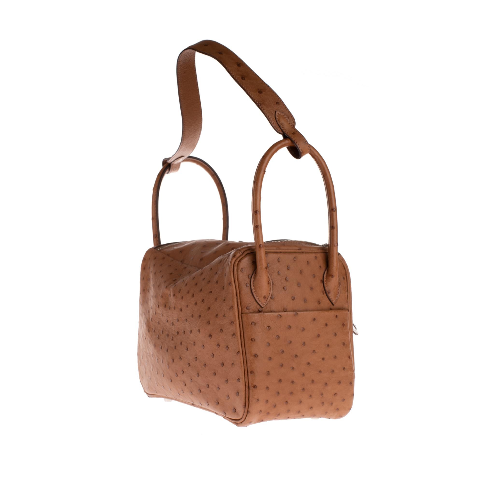 Hermes Lindy 26 handbag in gold ostrich leather and palladium hardware brand new In New Condition In Paris, IDF
