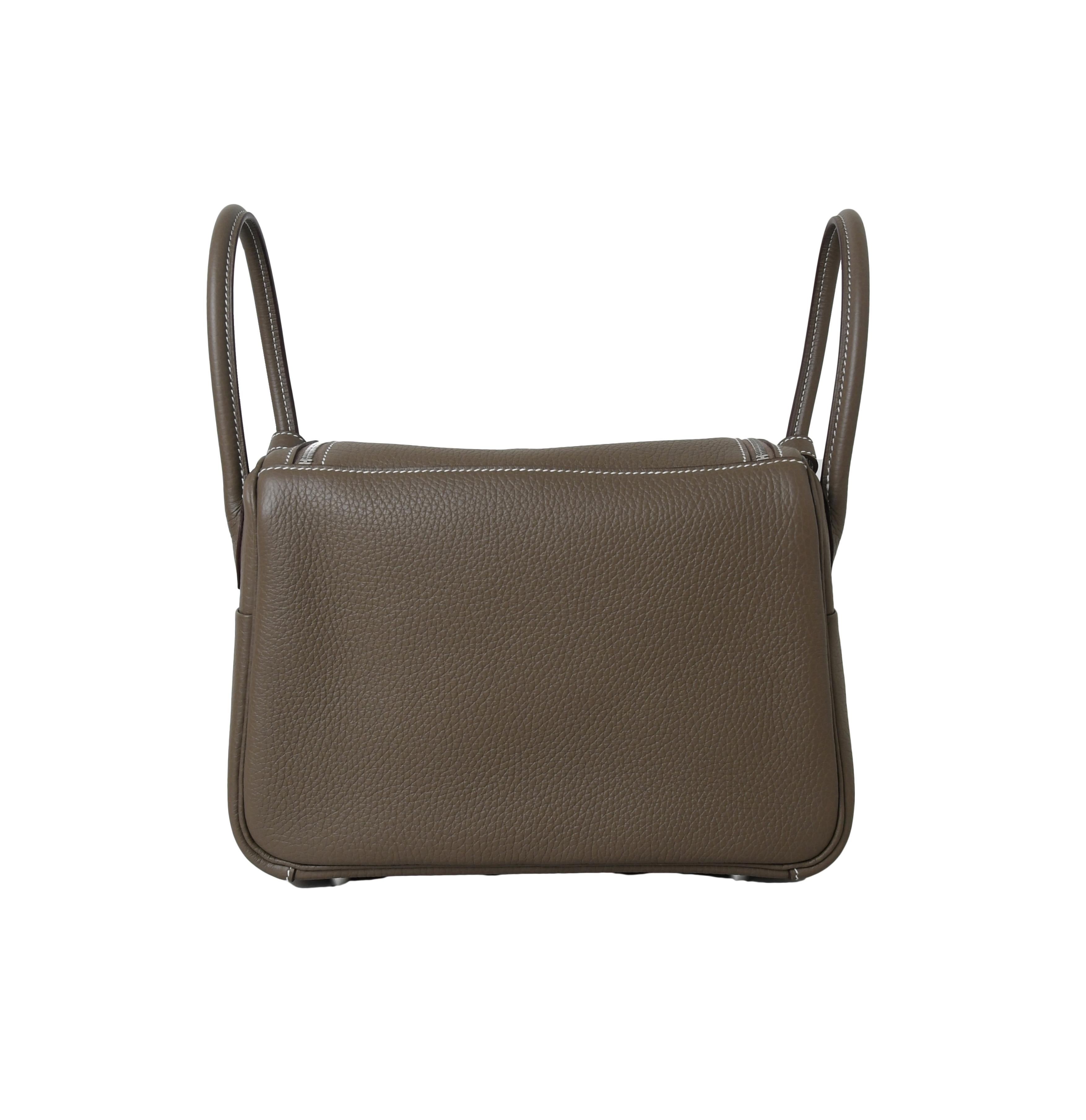 Hermes Lindy 26 Taurillon Clemence Palladium Hardware Etuope In condizioni Nuovo in vendita a Flushing, NY