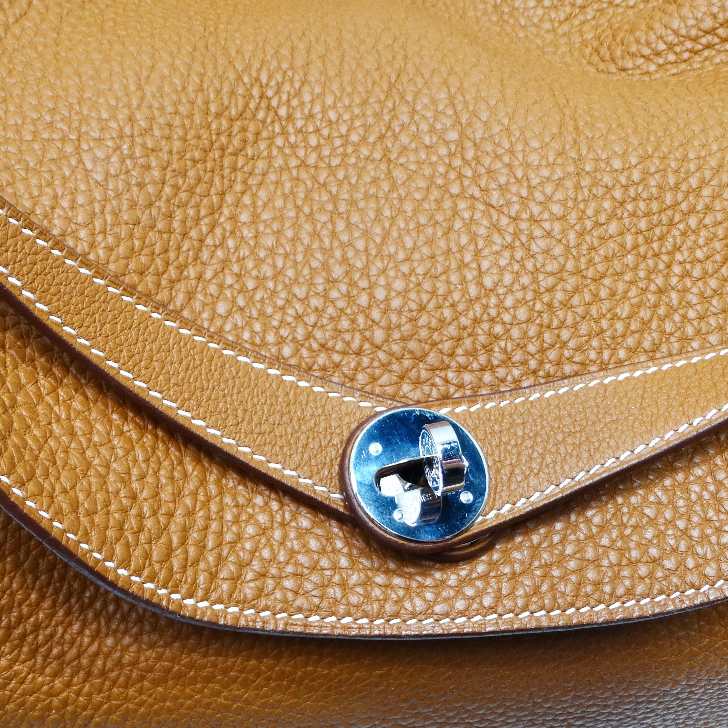 Women's or Men's Hermès Lindy 34 Gold Clemence Leather Shoulder Bag