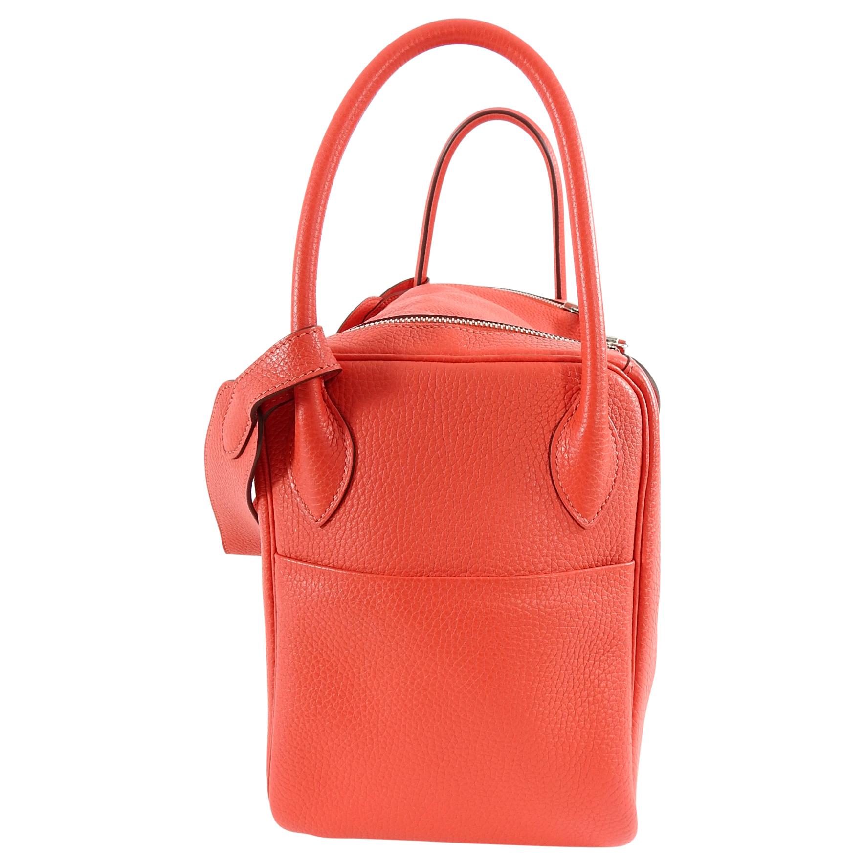 Hermes Lindy 34 Shoulder Bag in Taurillon Clemence Rouge Pivoine For Sale 3