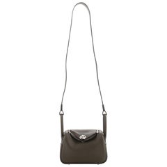 Hermes Lindy 26 Black Clemence Palladium Hardware – Madison Avenue Couture