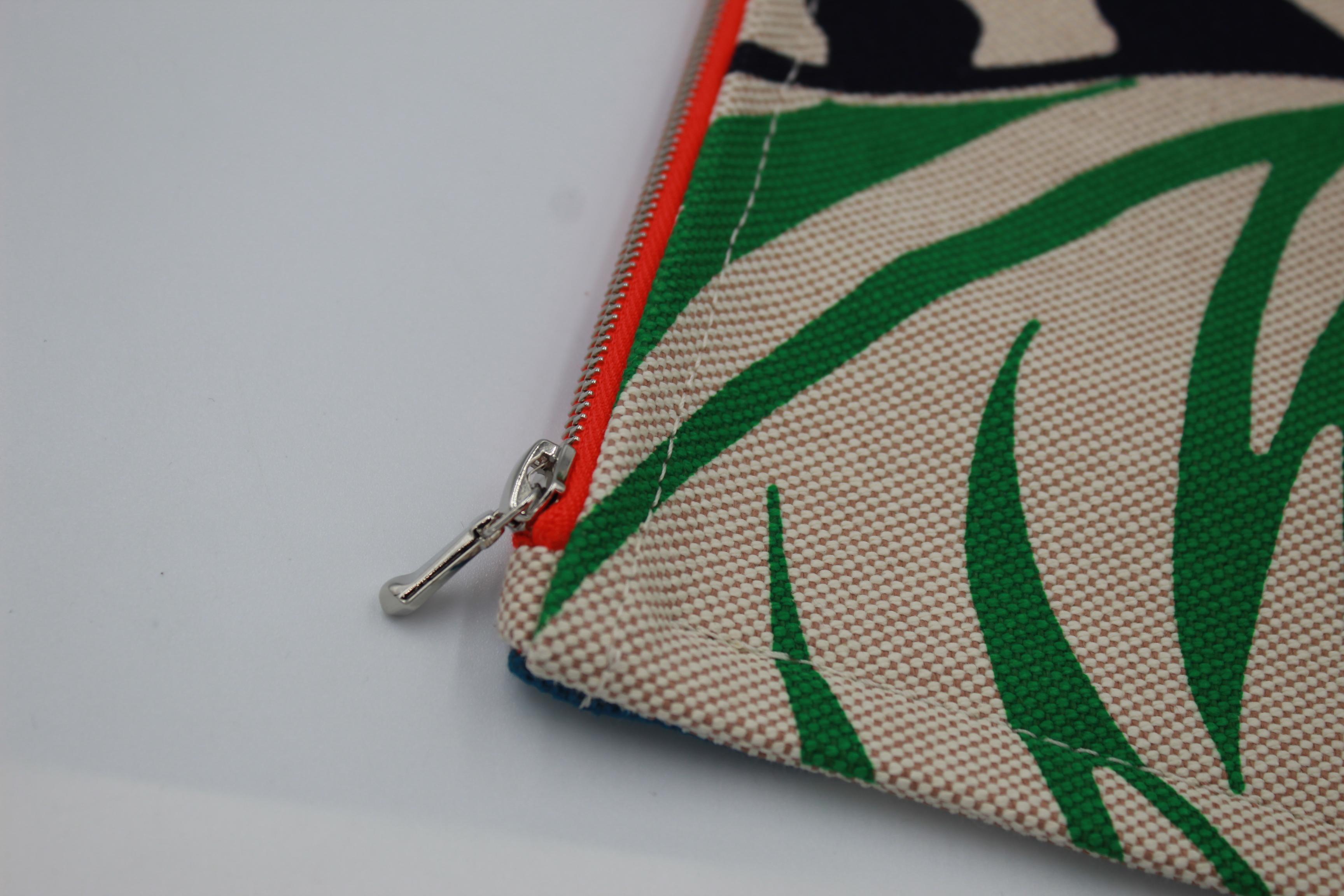 Hermès linen cluth.
« nature » print.
Good condition.
20cm x 27cm