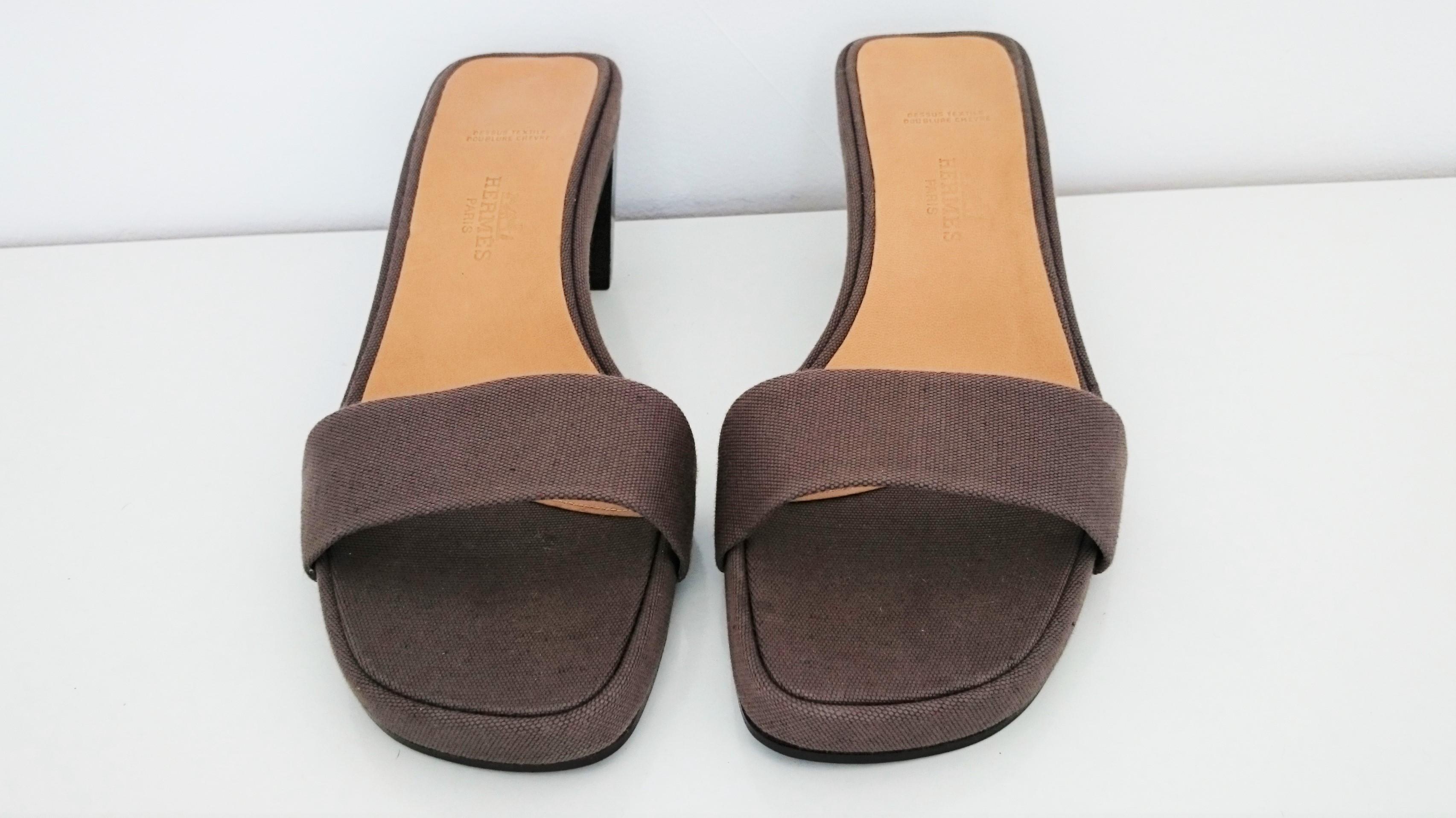 Black Hermès Linen-Silk Sandals with constellations engraved. NEW. Size 41 For Sale
