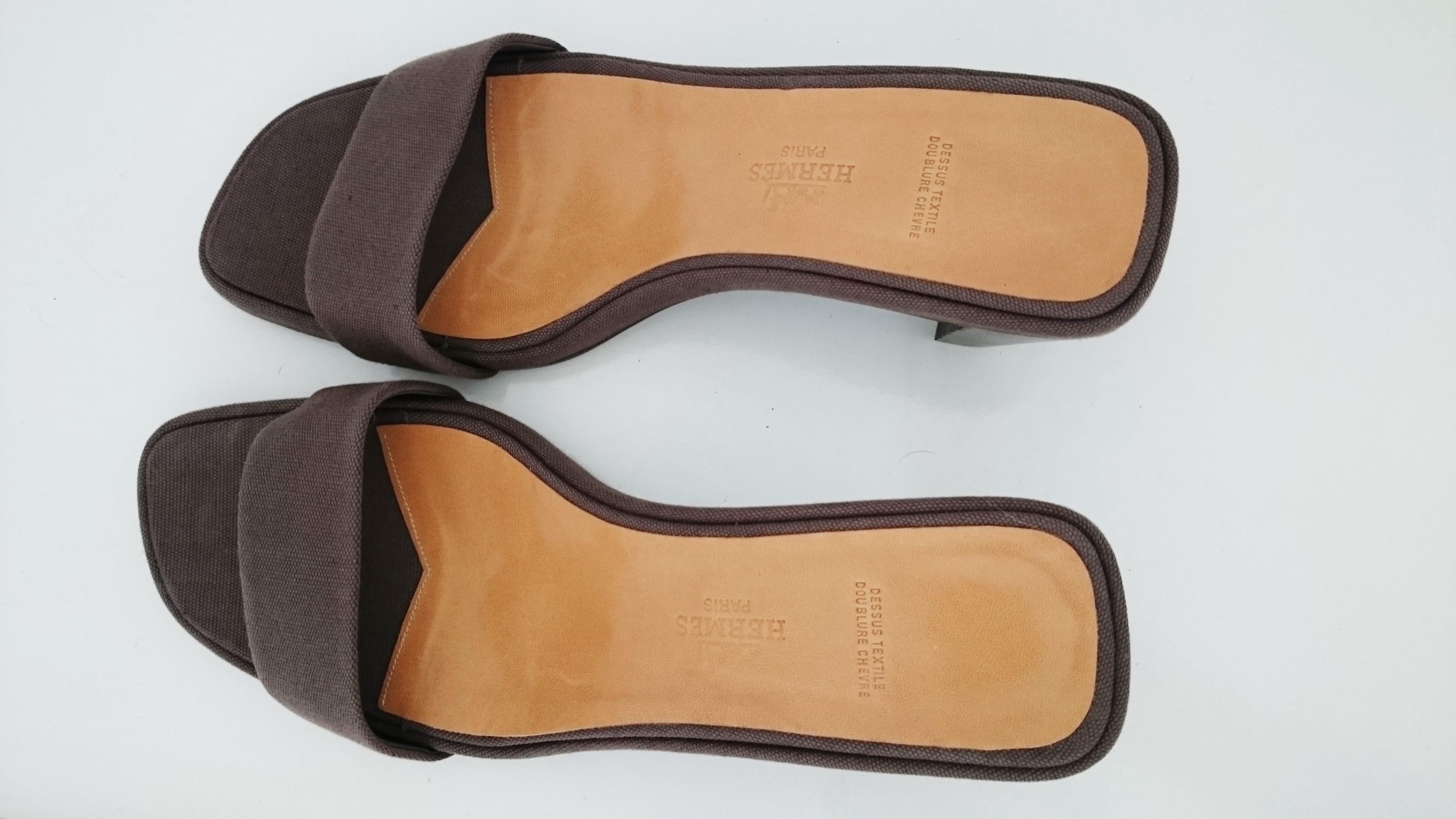 Women's Hermès Linen-Silk Sandals with constellations engraved. NEW. Size 41 For Sale