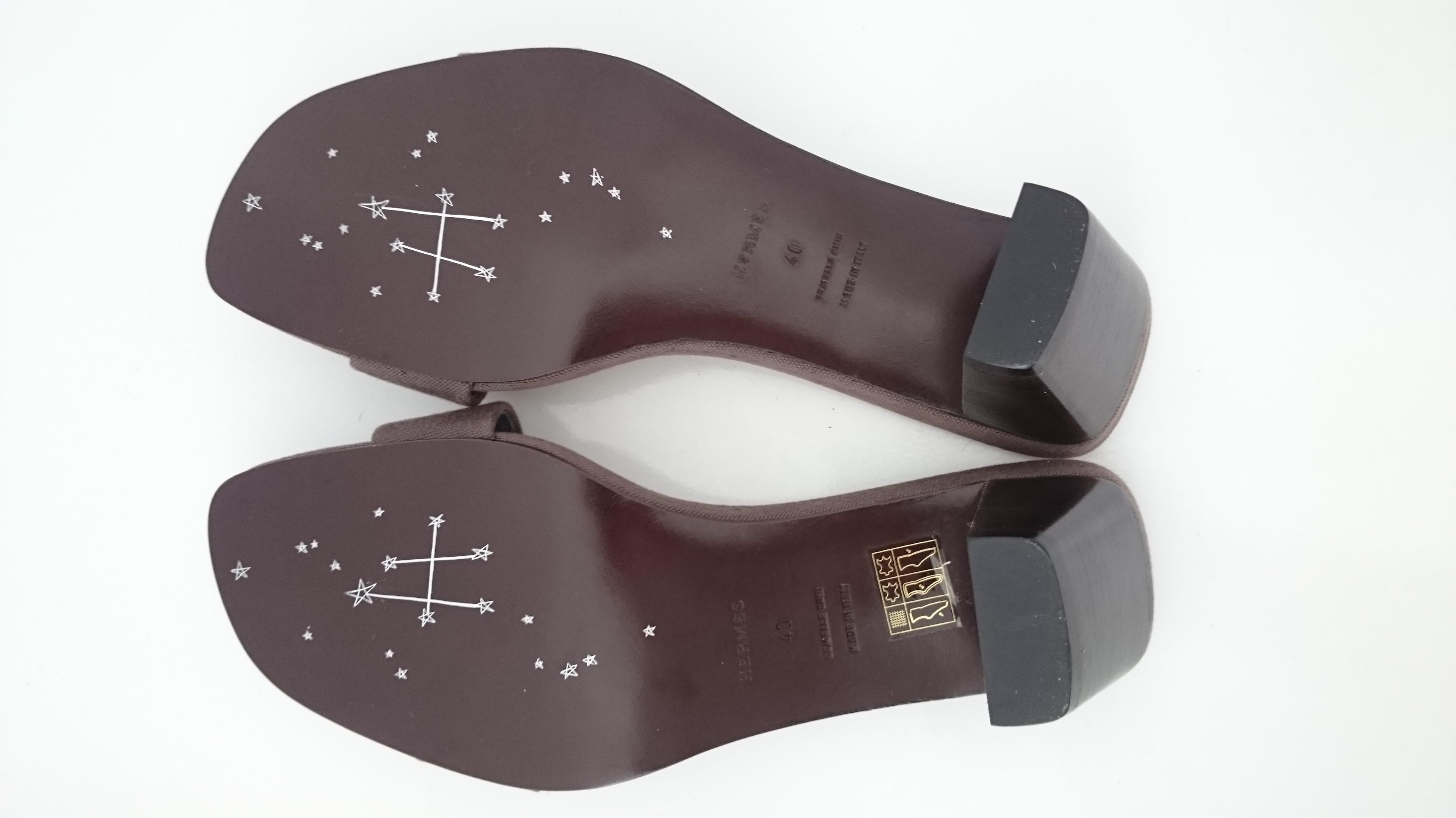 Hermès Linen-Silk Sandals with constellations engraved. NEW. Size 41 For Sale 1