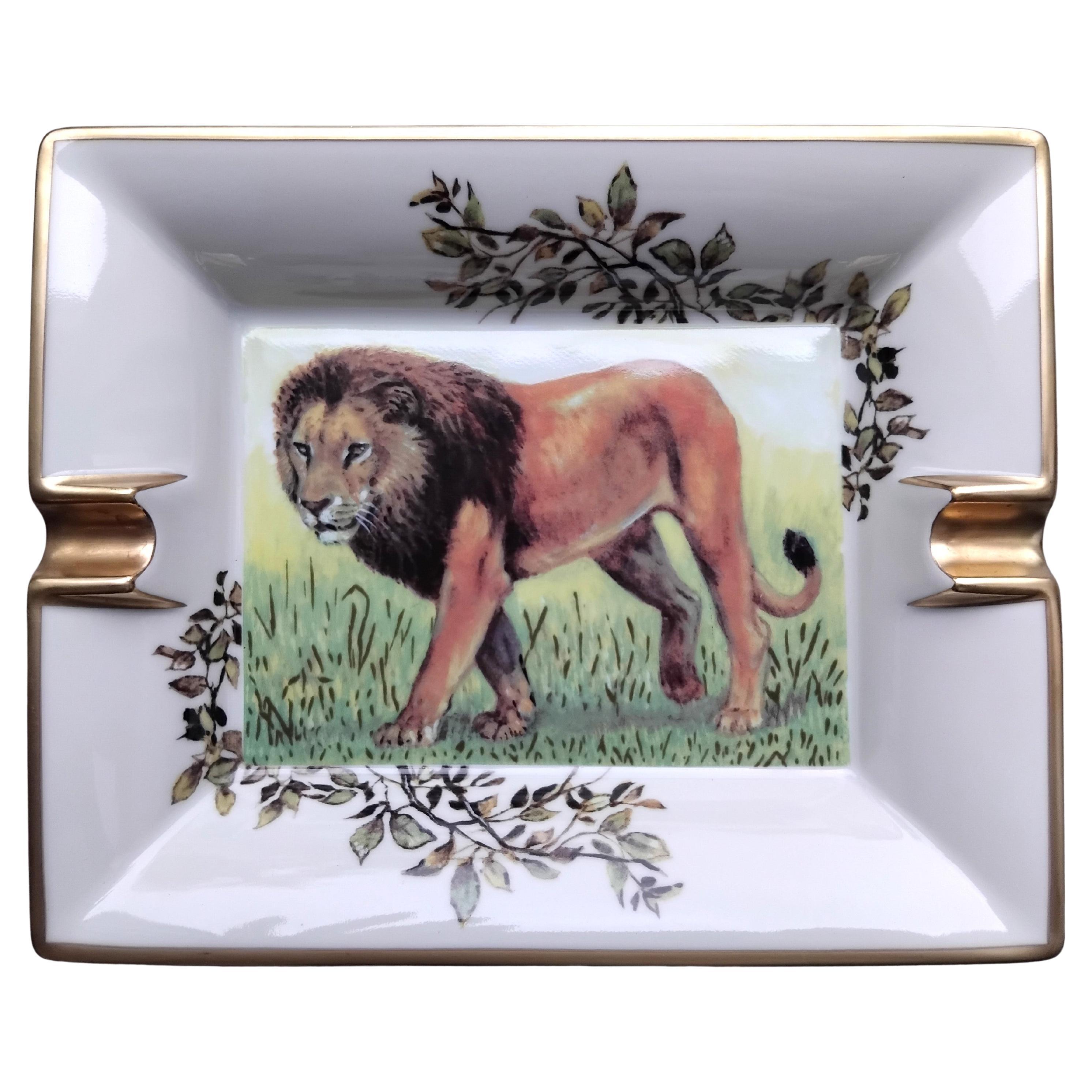 Hermès Lion Ashtray Change Tray Porcelain Gold For Sale