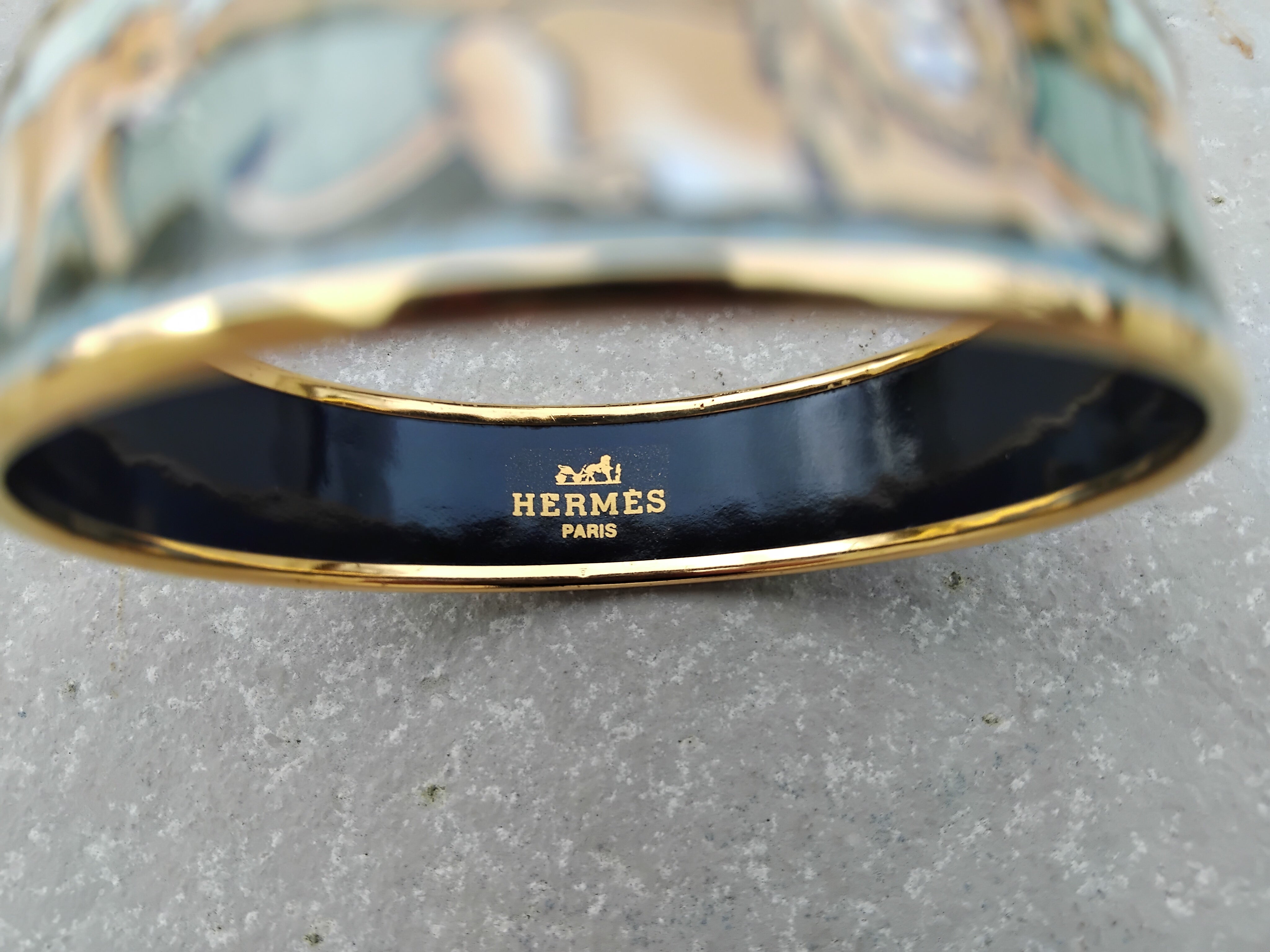 Hermès Leoni e Leonesse Smalto Oro Bracciale Grande 70 in vendita 4