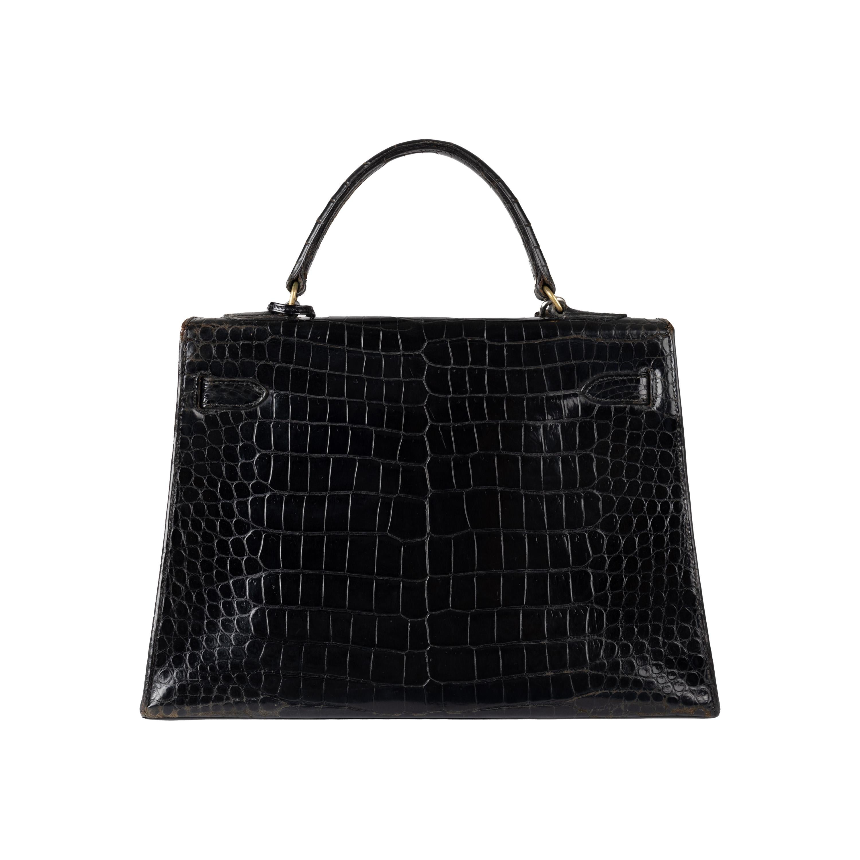 Hermès Lisse Crocodile Kelly 32 Retourne Handbag In Excellent Condition For Sale In Milano, IT