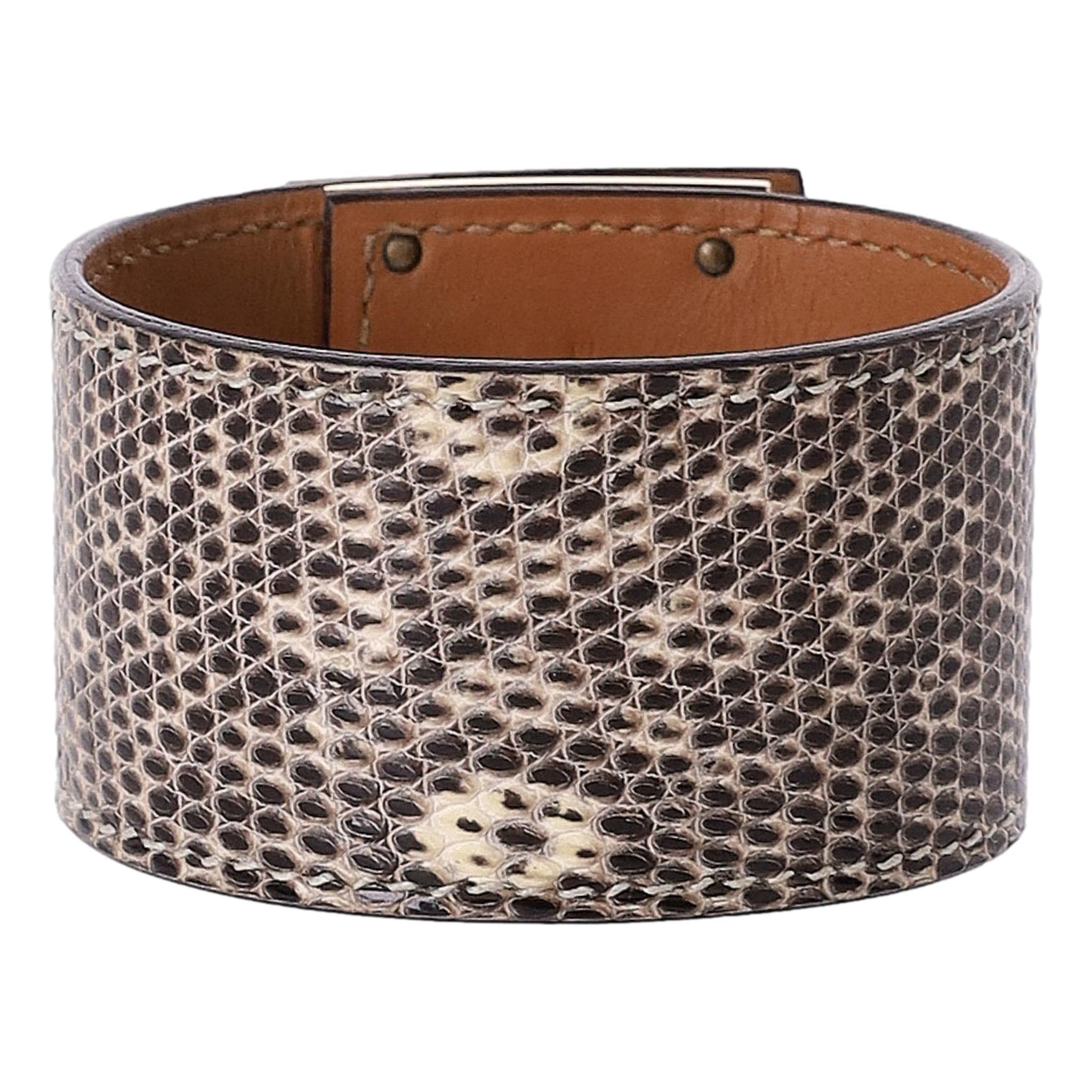 Hermes Pulsera Kelly Perro Piel de Lagarto en Excelente estado para la venta en London, GB