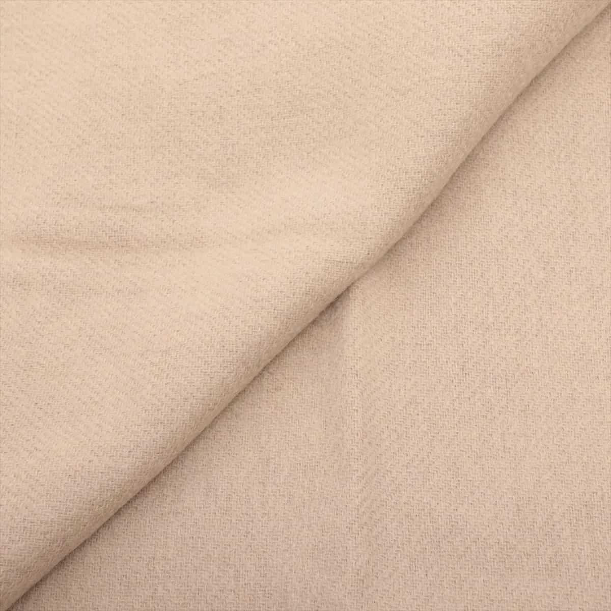 Hermès Logo Cashmere Scarf Beige en Bueno estado para la venta en Indianapolis, IN