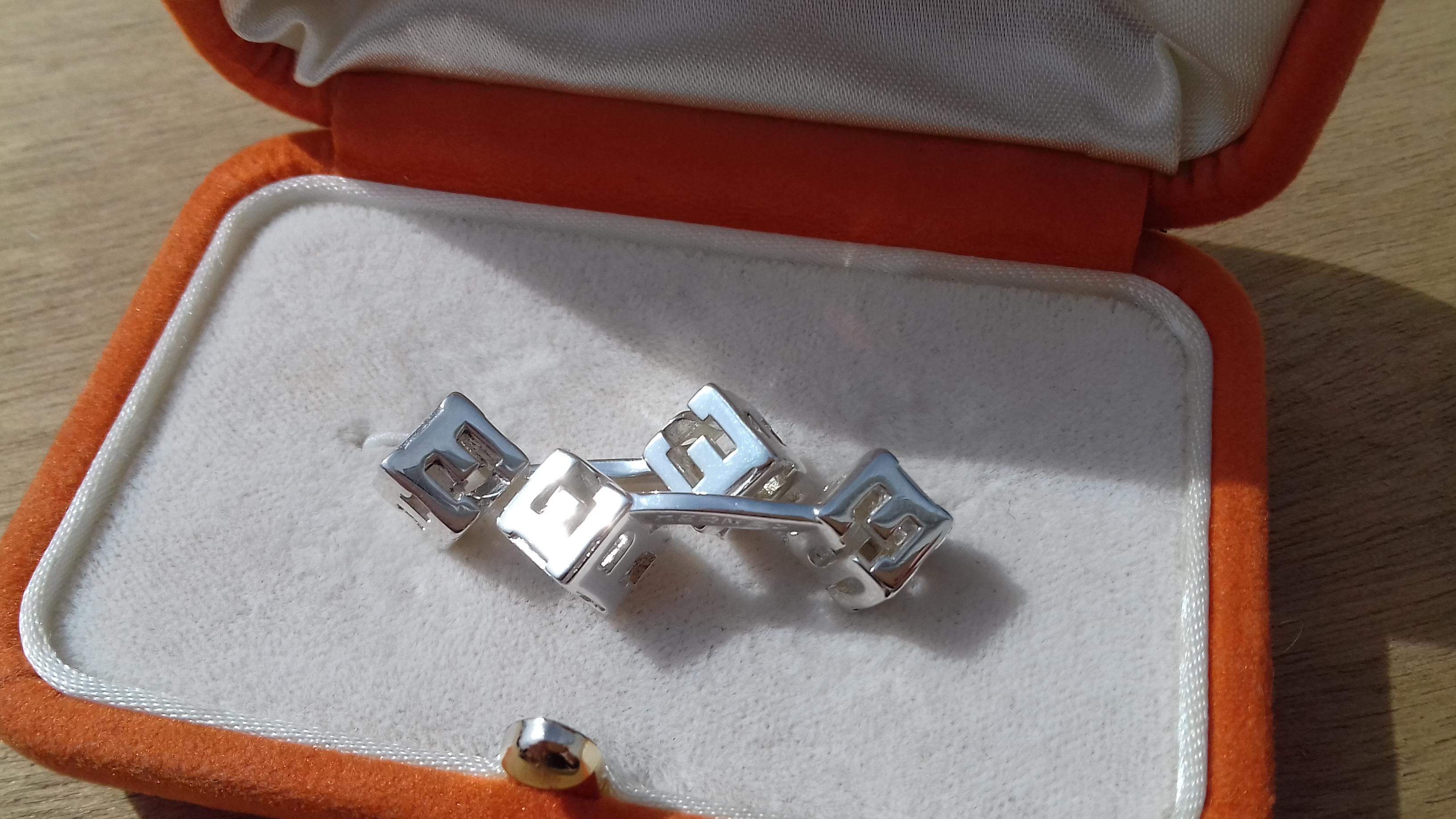 Hermès Logo Silber Manschettenknöpfe in Box im Angebot 6