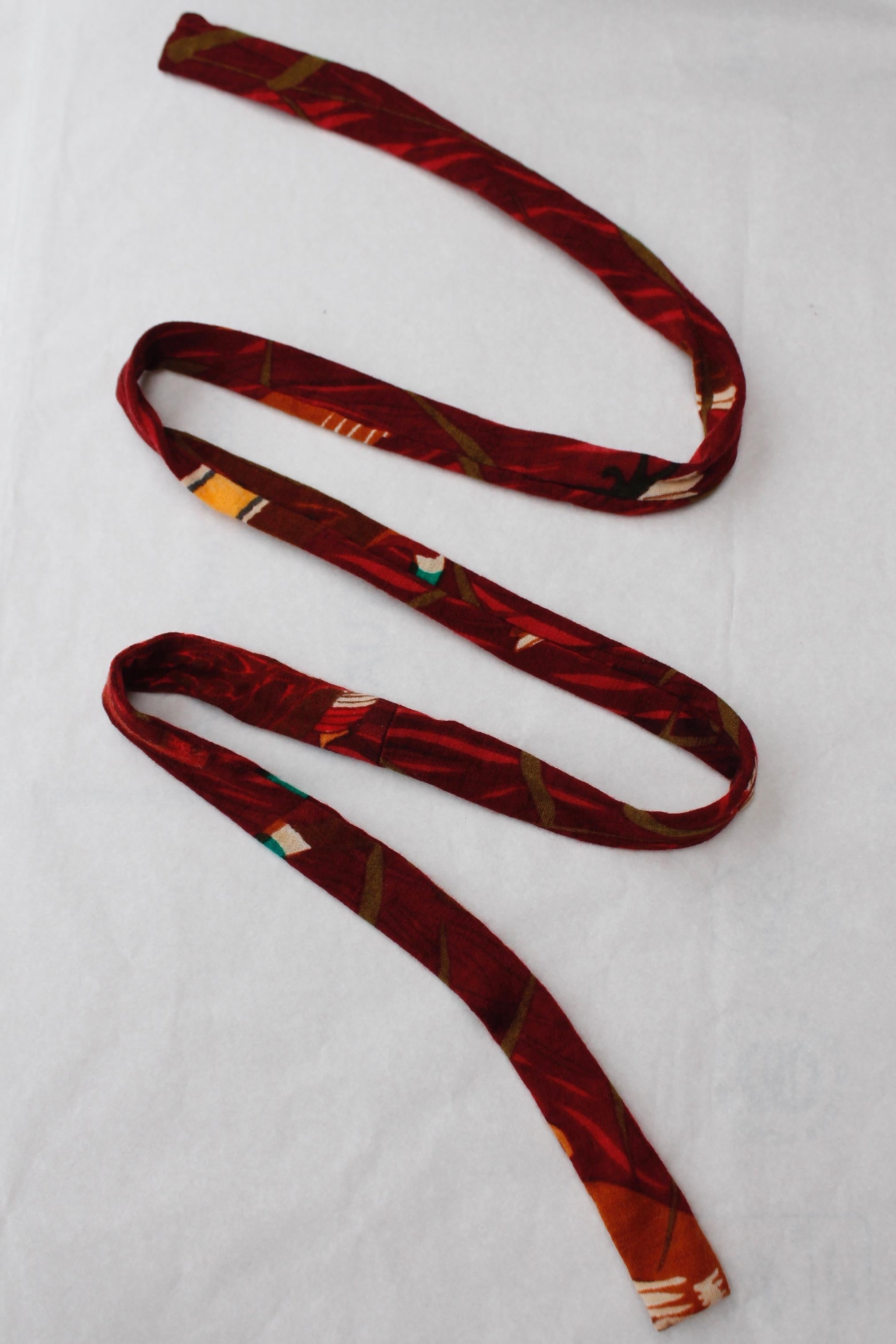 Hermès long burgundy wool dress with “Cols Verts” print For Sale 2