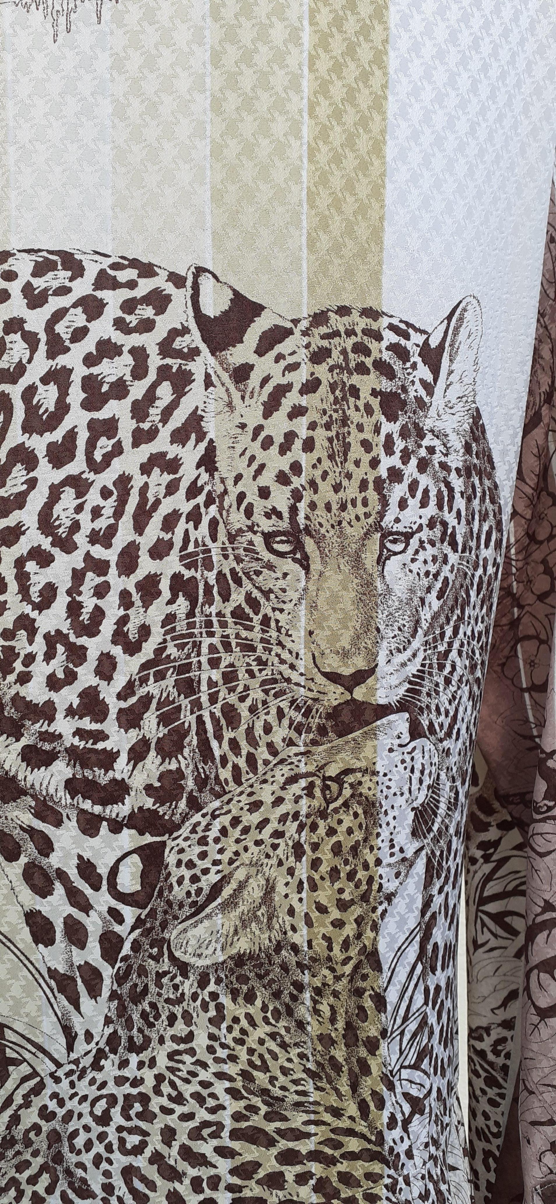 Hermès Long Dress Jungle Love Rainbow Cheetahs Pattern Cashmere Silk Size S/M Pour femmes en vente