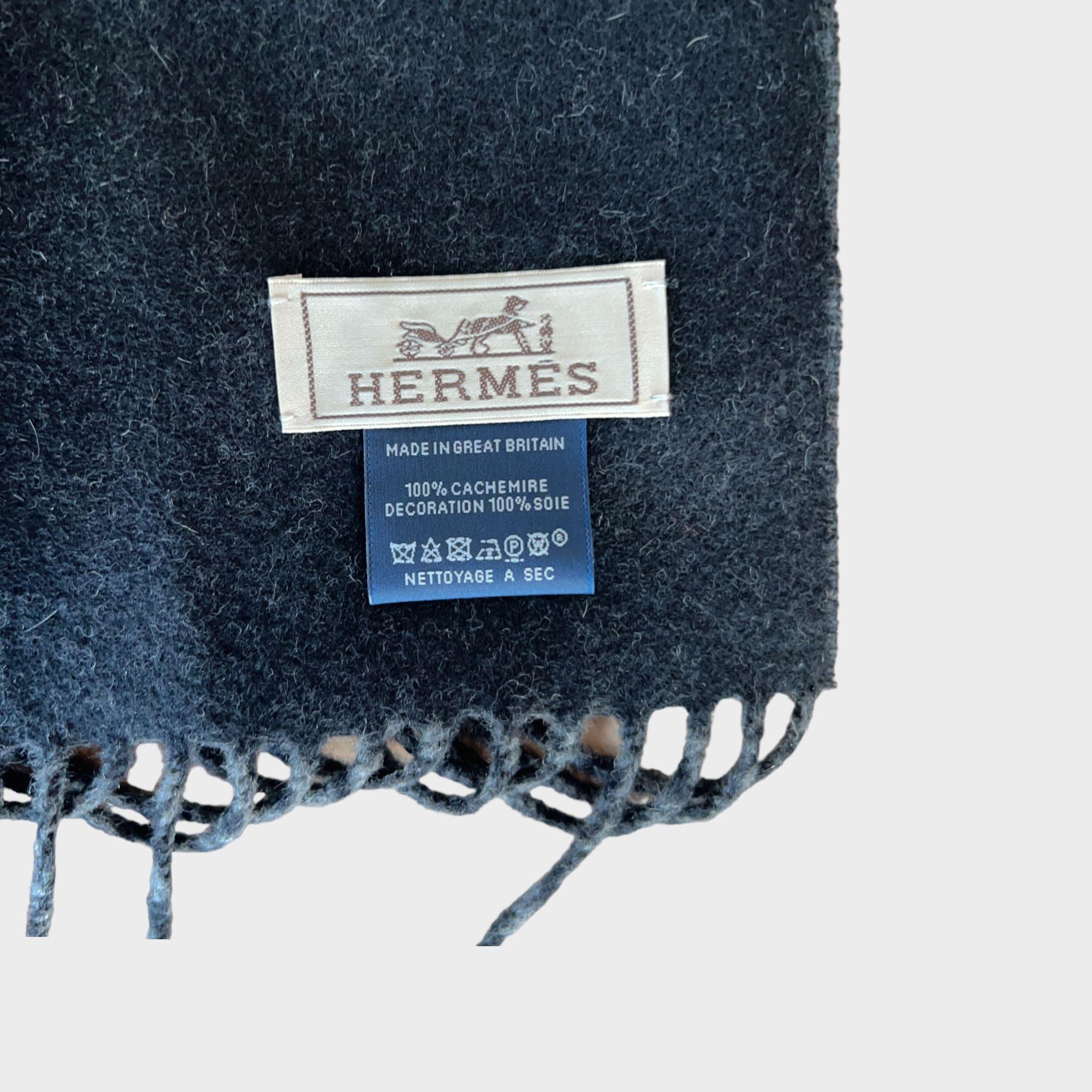 Manchette Lucky Charm d'Hermès en flanelle et noir, 100% cachemire, Neuf 3
