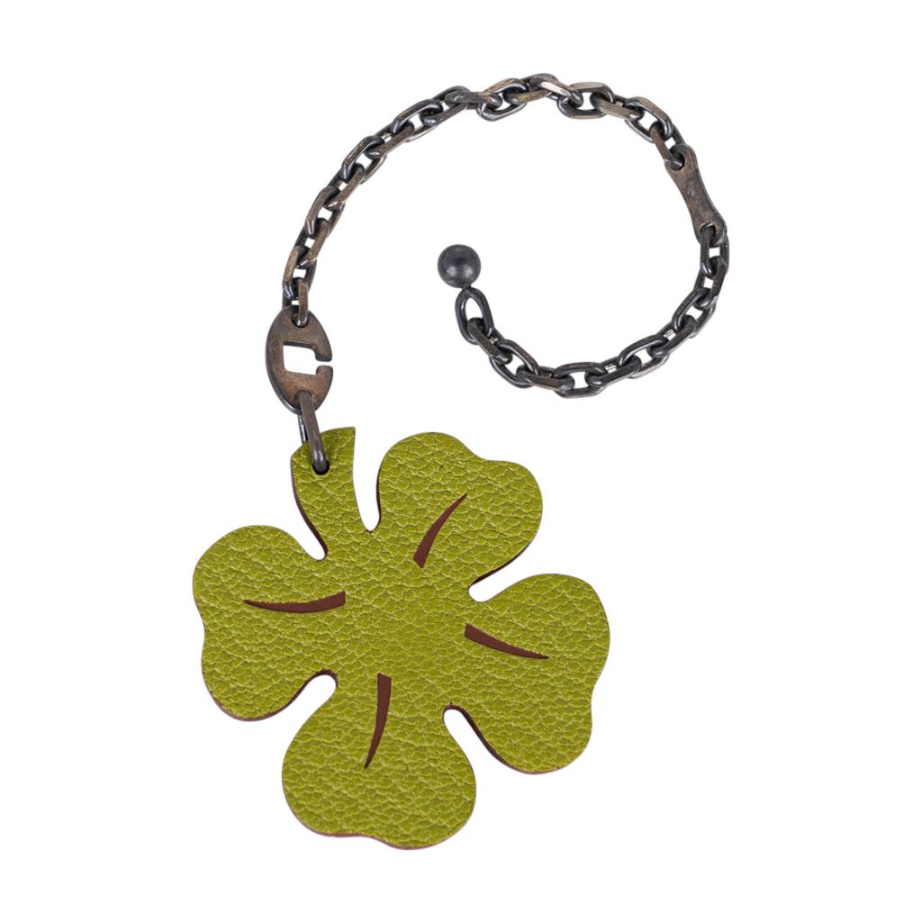 Hermes Lucky Clover Charm Key Chain Vert Anis and Orange Chevre Leather In New Condition In Miami, FL