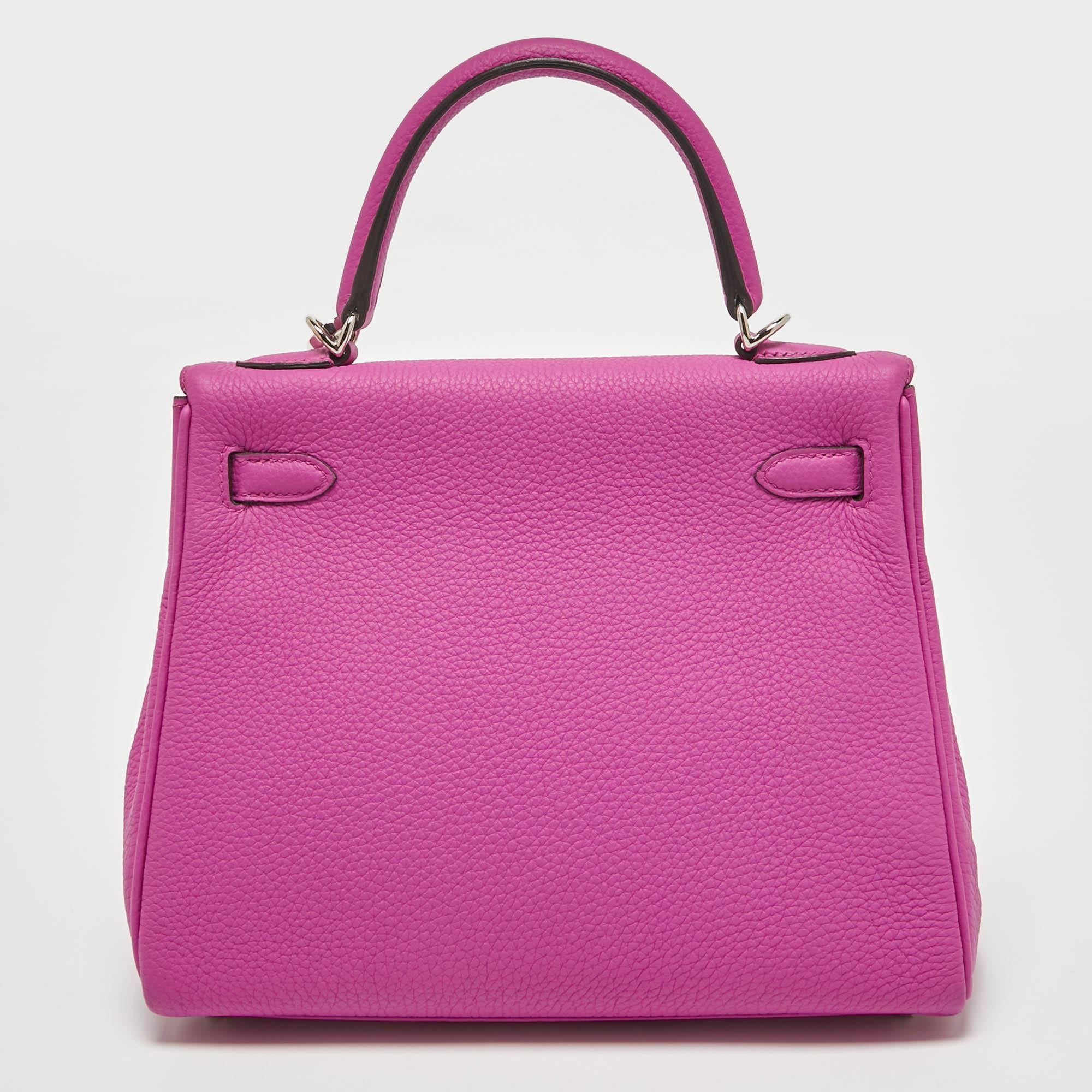 Hermès Magnolia Togo Leather Palladium Finish Kelly Retourne 25 Bag In Excellent Condition For Sale In Dubai, Al Qouz 2