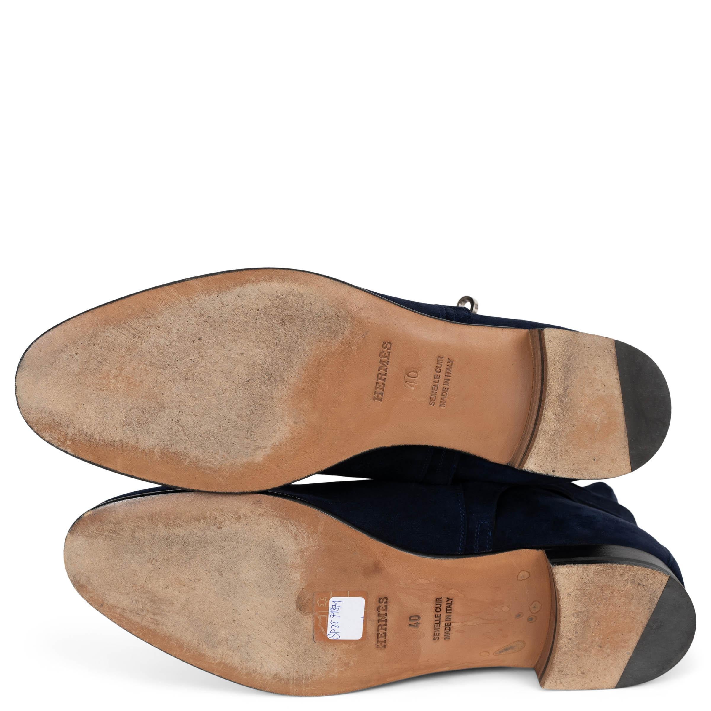 HERMÈS Bottines NEO en daim bleu marine 40 en vente 2