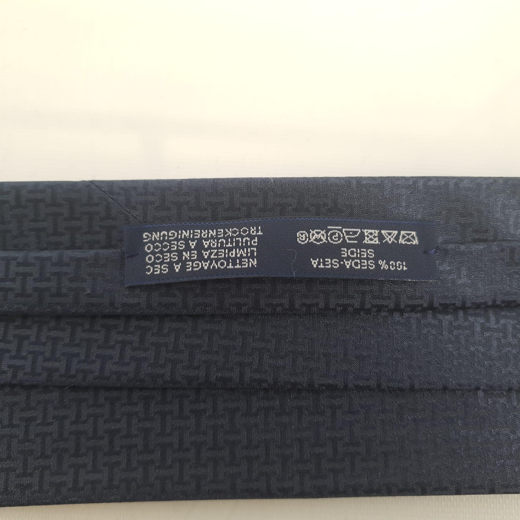 Hermes Marine silk Faconnee Upside Down tie In New Condition In Nicosia, CY