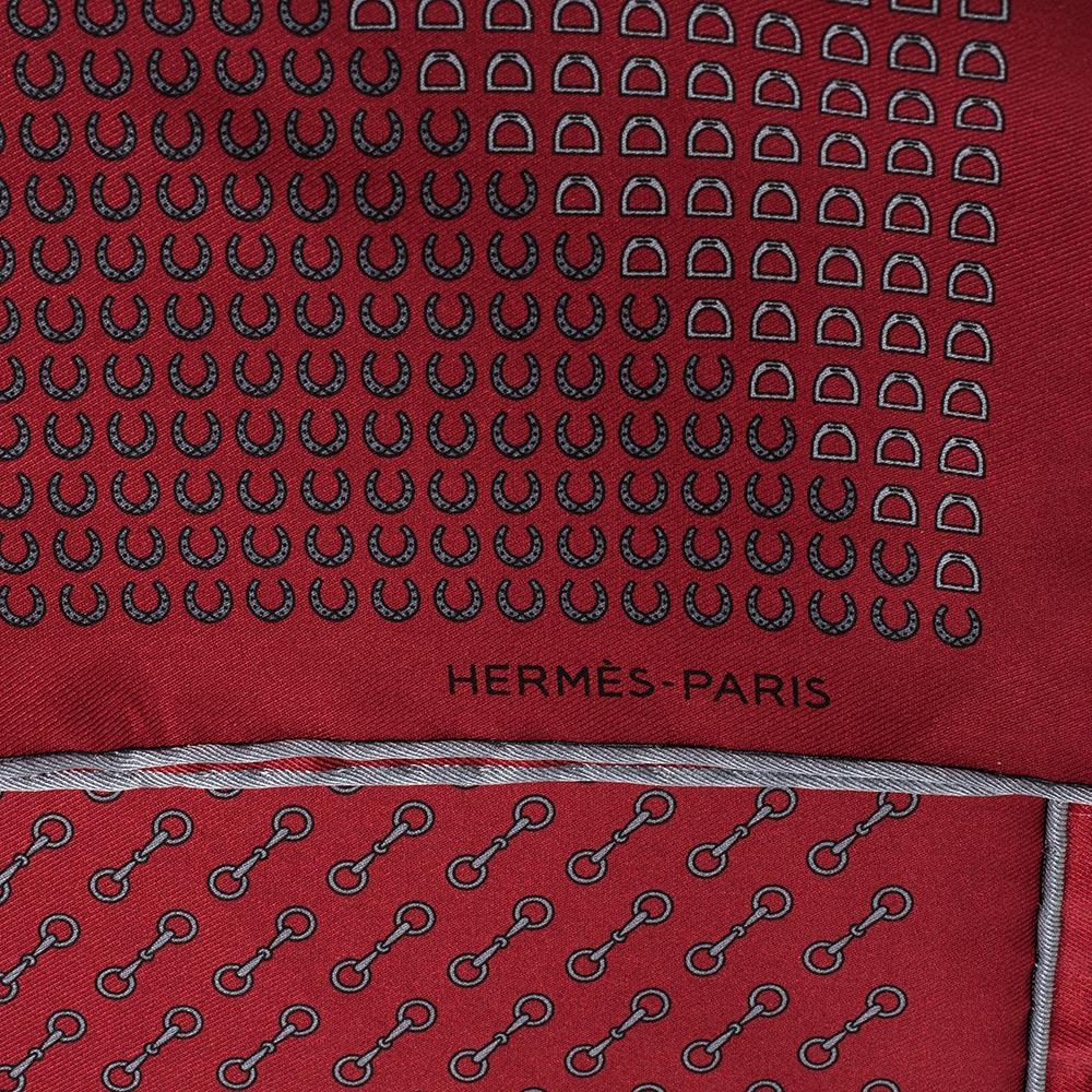 Hermes Maroon Horsebit Print Silk Twill Pocket Square In Good Condition In Dubai, Al Qouz 2