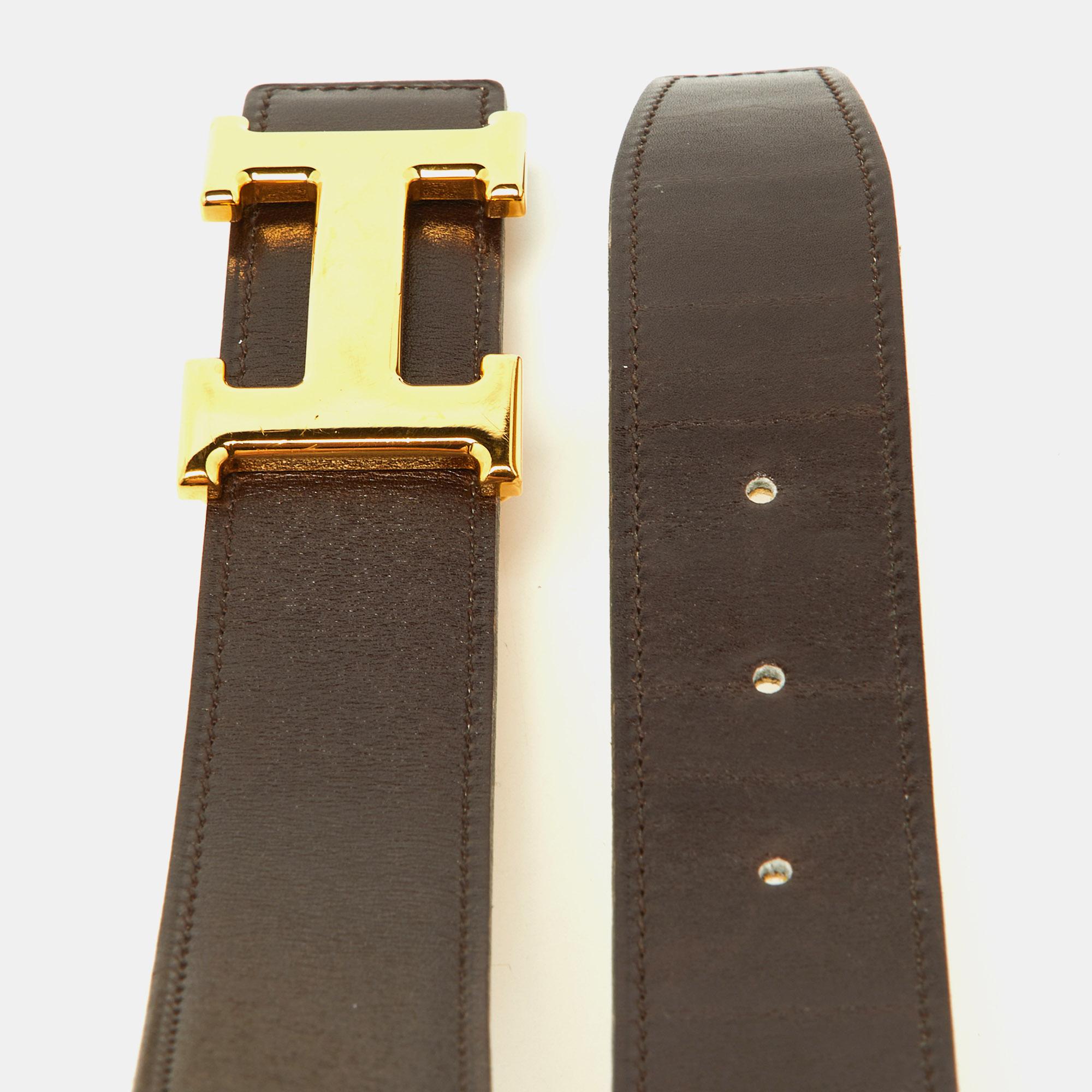 Elevate your style quotient with this Hermes belt. Crafted to perfection, it exudes sophistication and luxury, making it the ultimate accessory for those who demand both quality and fashion.

