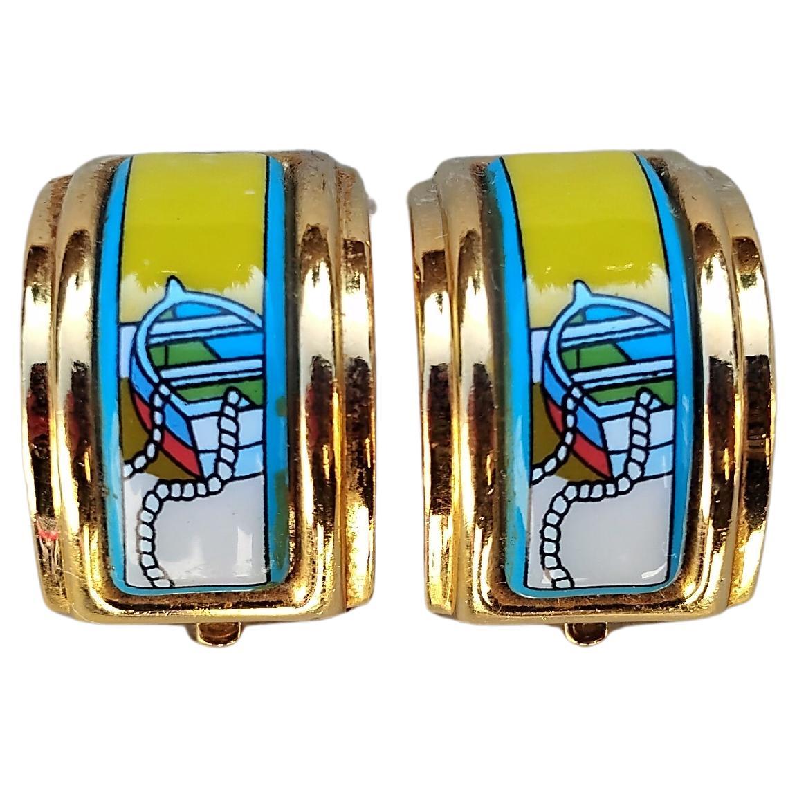 Rare opportunity to get a Hermès Matching Set of Bracelet and 2 clip-on earrings

Print: 