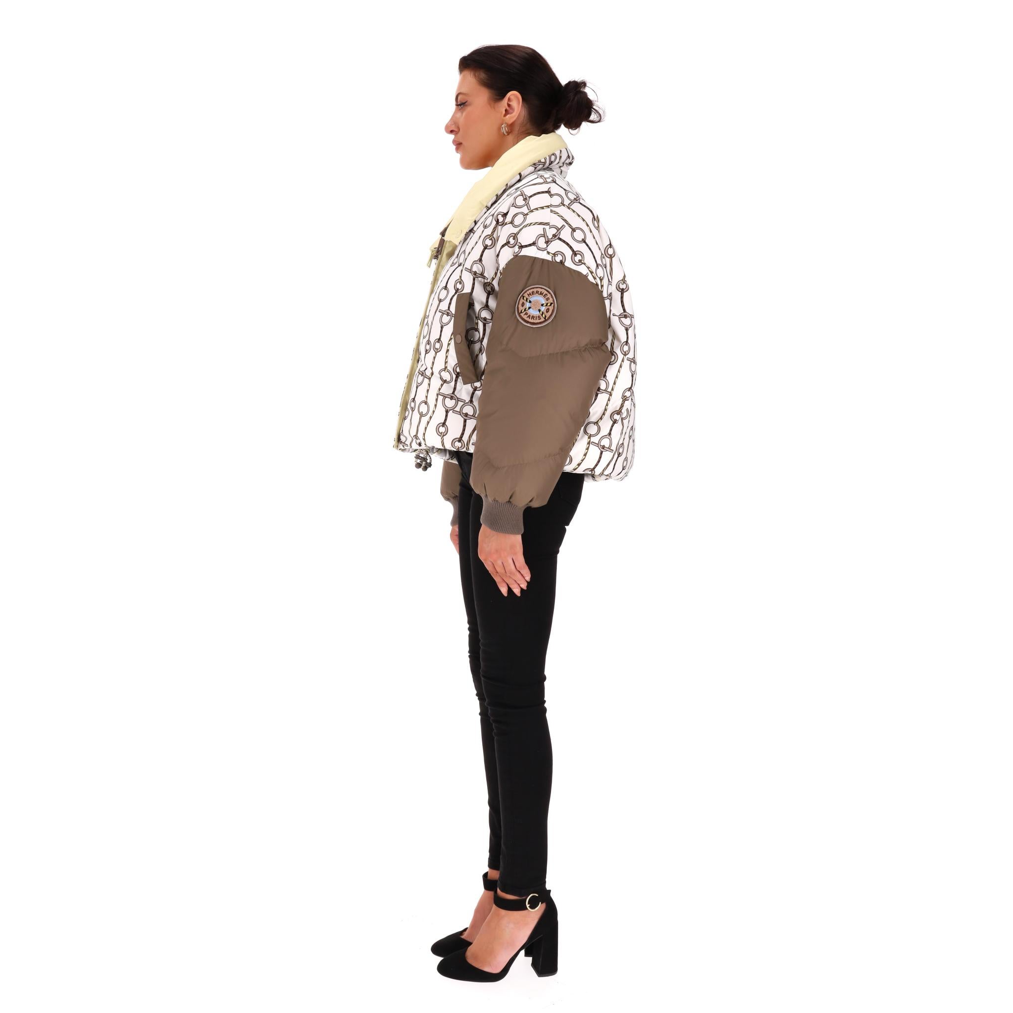 Hermes Matelasse Figure Artistique Corde Reversibile Piumino corto Pad In condizioni buone in vendita a London, GB