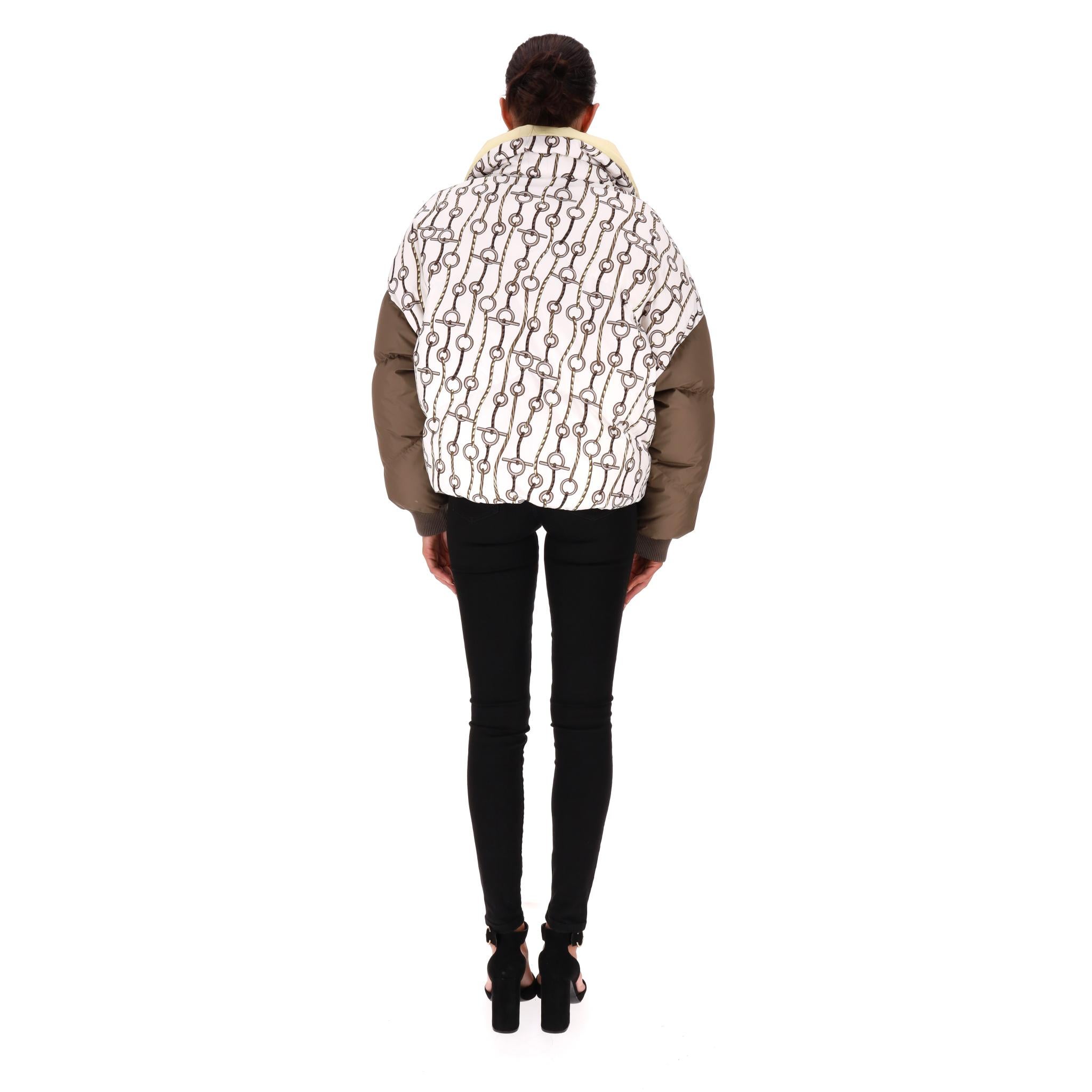 Donna Hermes Matelasse Figure Artistique Corde Reversibile Piumino corto Pad in vendita