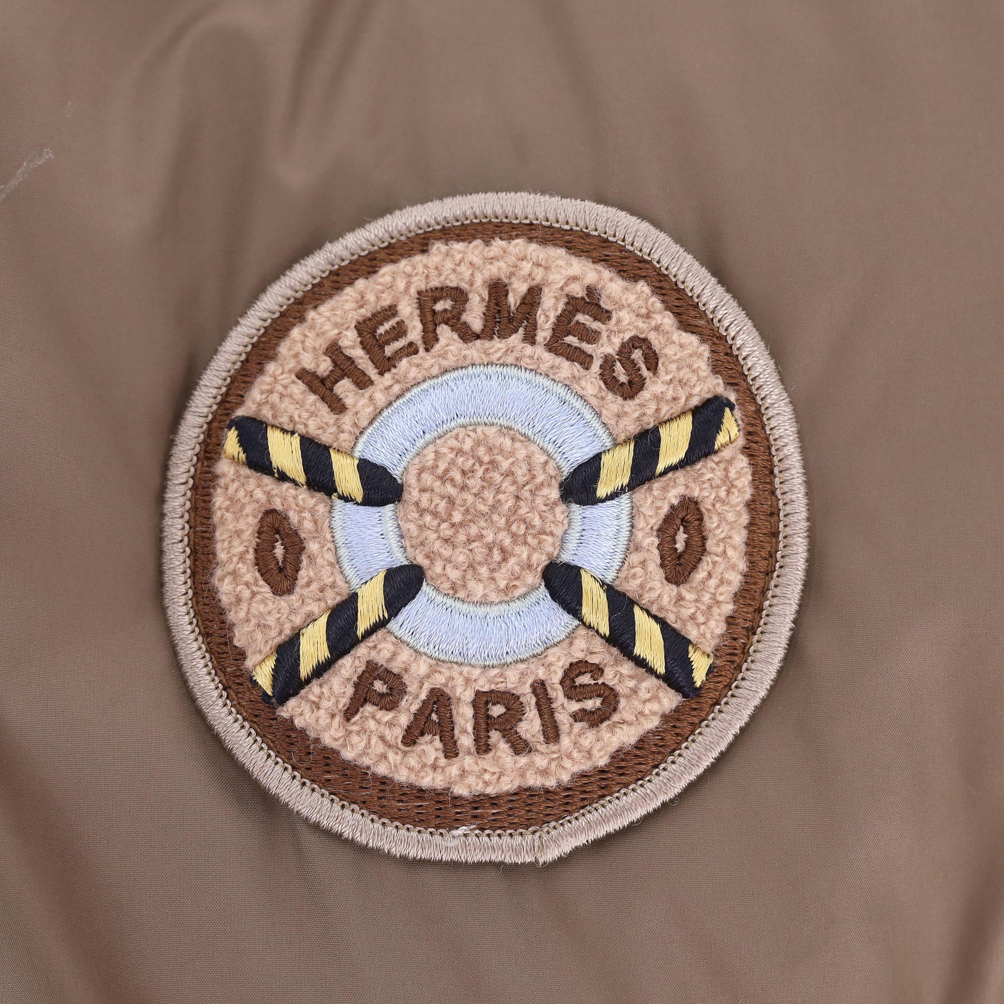 Hermes Matelasse Figure Artistique Corde Reversibile Piumino corto Pad in vendita 2