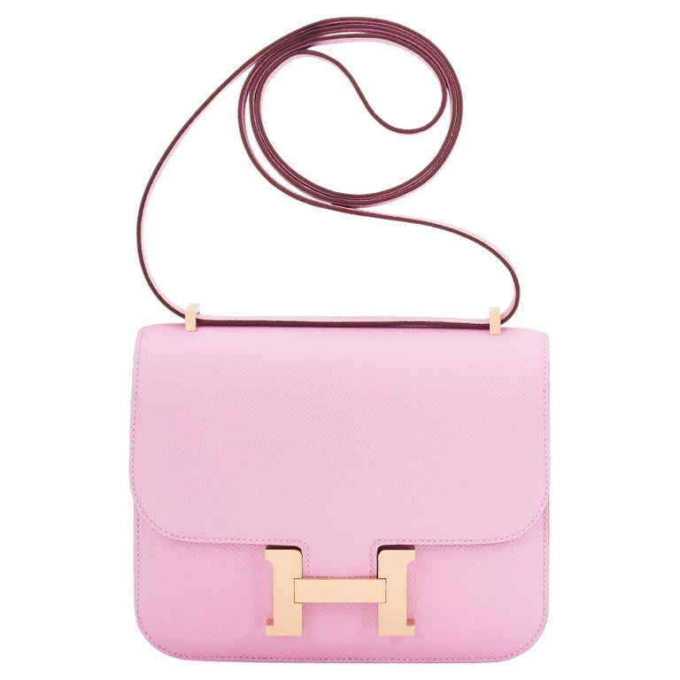 Hermès - Mini sac « Constance » en or rose mauve Sylvestre 18 cm,  estampillé Z, 2021 En vente sur 1stDibs