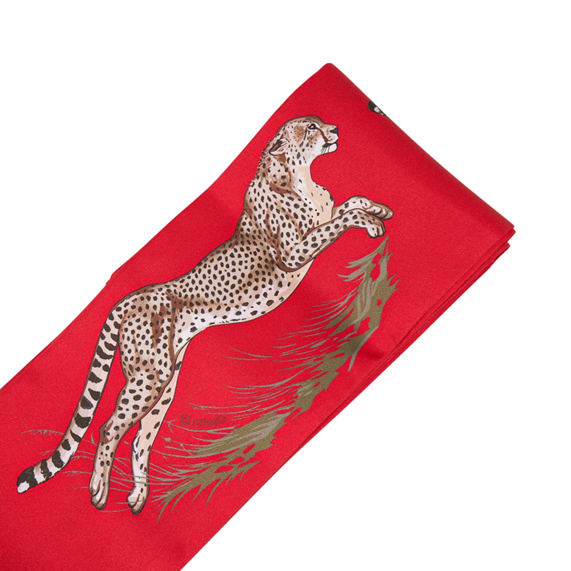 Mightychic propose un modèle Hermes Maxi - Twilly Slim Guepards en Rouge / Beige Dore / Brun.
Cet accessoire emblématique d'Hermès nouvellement adapté peut être porté de multiples façons pour ajouter une touche ludique à votre garde-robe.
Se porte