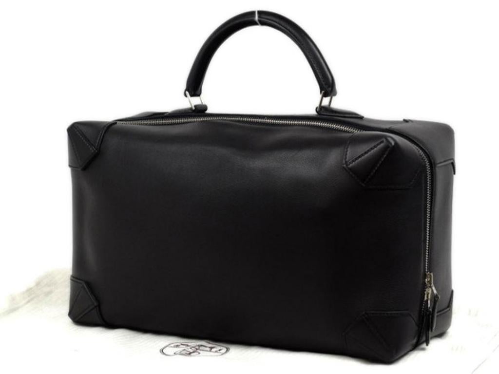 This item will ship immediately!!
Previously owned.
Date/style Code:
Made In: France
Measurements: Length: 14.56