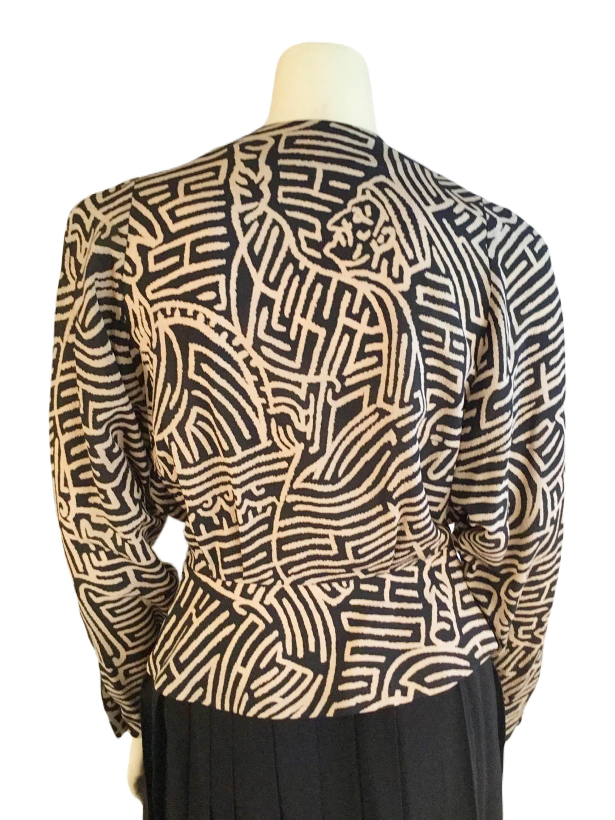 Women's Hermès Maze Print Black Taupe Silk Wool Crepe Peplum Blouse + Pleated Skirt Set For Sale