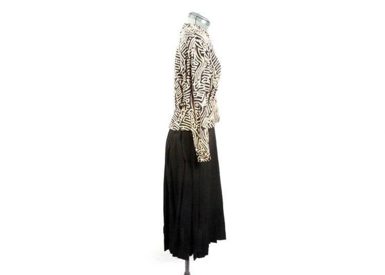Hermès Maze Print Black Taupe Silk Wool Crepe Peplum Blouse + Pleated Skirt Set For Sale 3