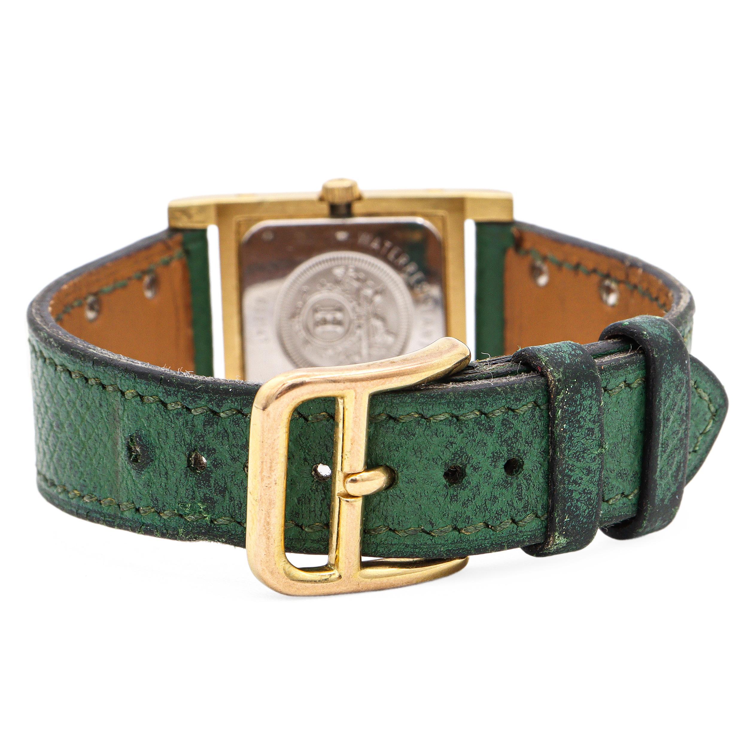 Reloj Hermès Medor de cuarzo chapado en oro con tapa piramidal para mujer en venta 4