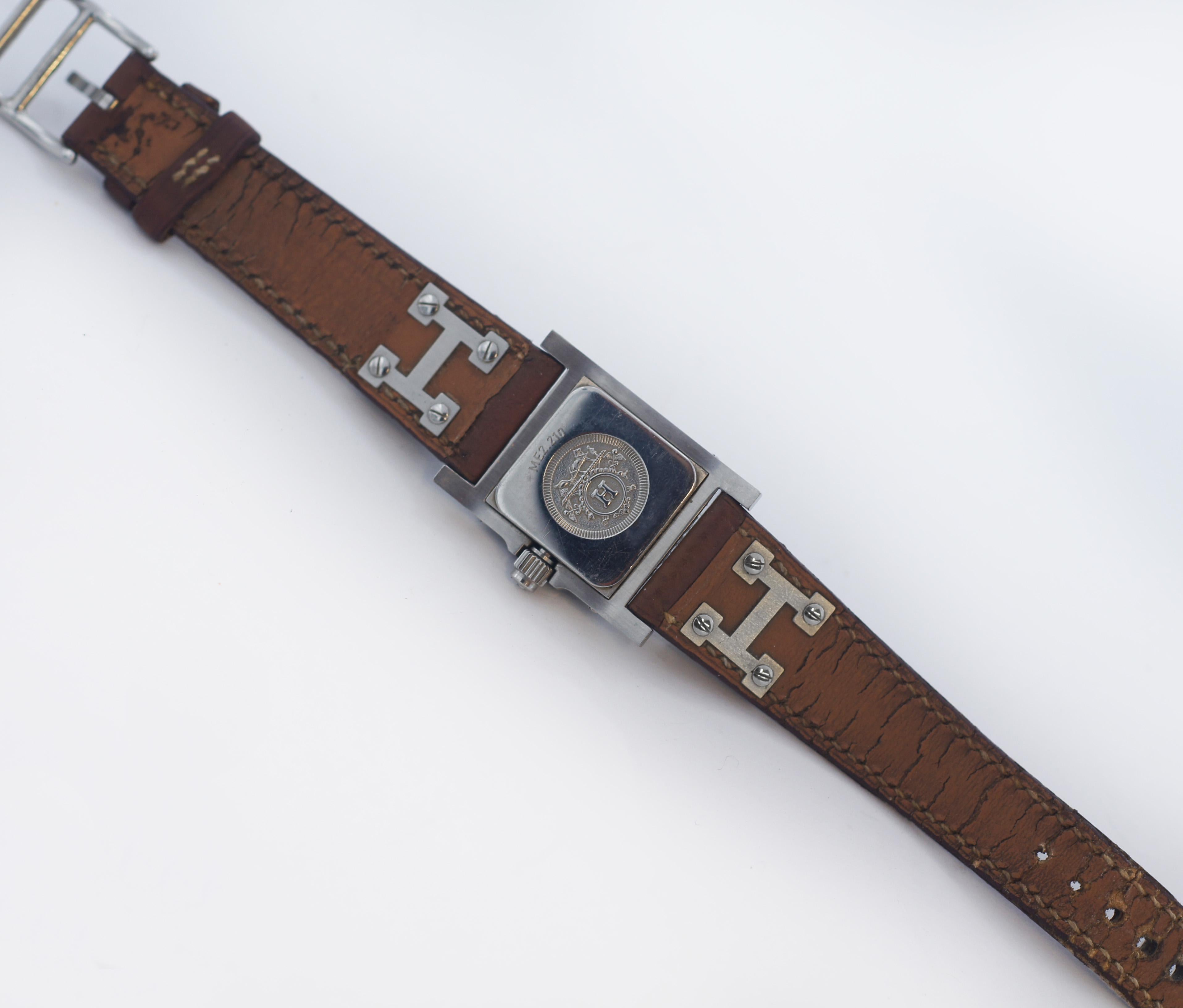 Hermès Medor Stainless Steel Leather Me2.210 Watch In Good Condition For Sale In San Fernando, CA