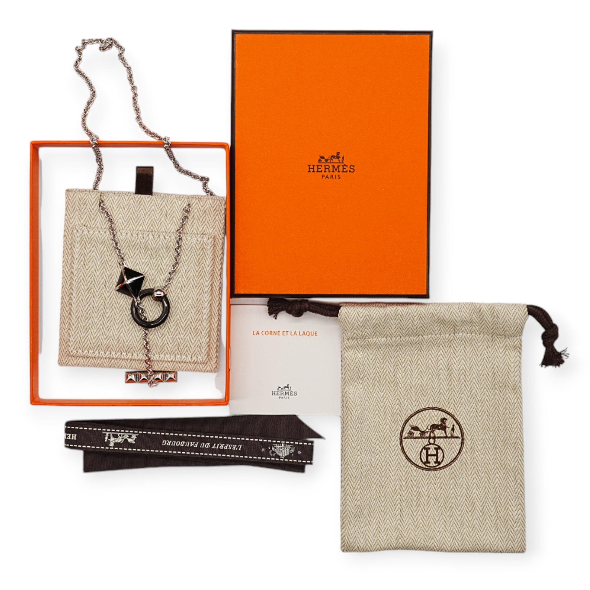 Hermès Medor XO Halskette - 20er Jahre im Zustand „Hervorragend“ in Milano, IT